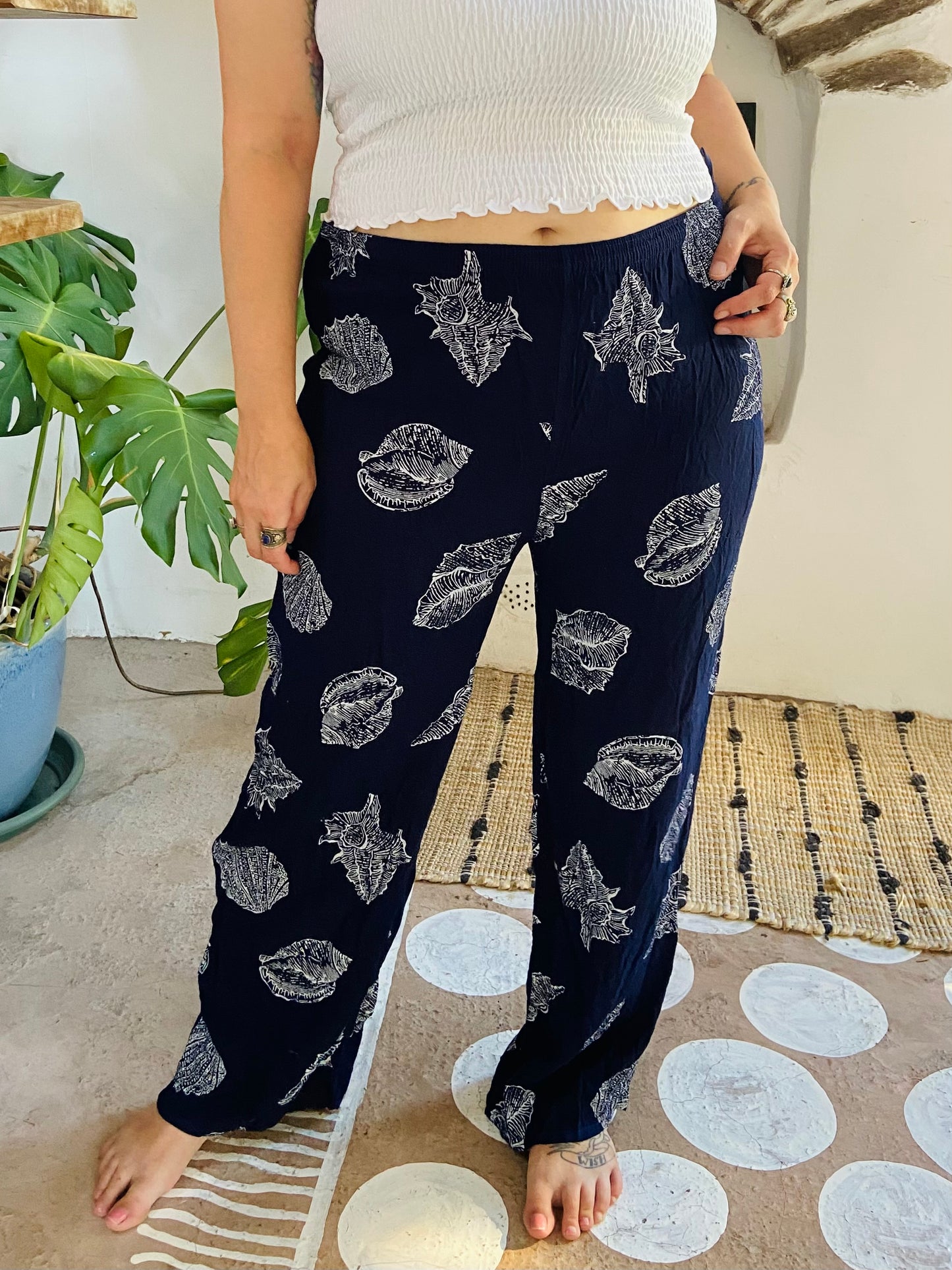 VINTAGE 90's Blue Shell Print Wide Leg Trousers - M/L