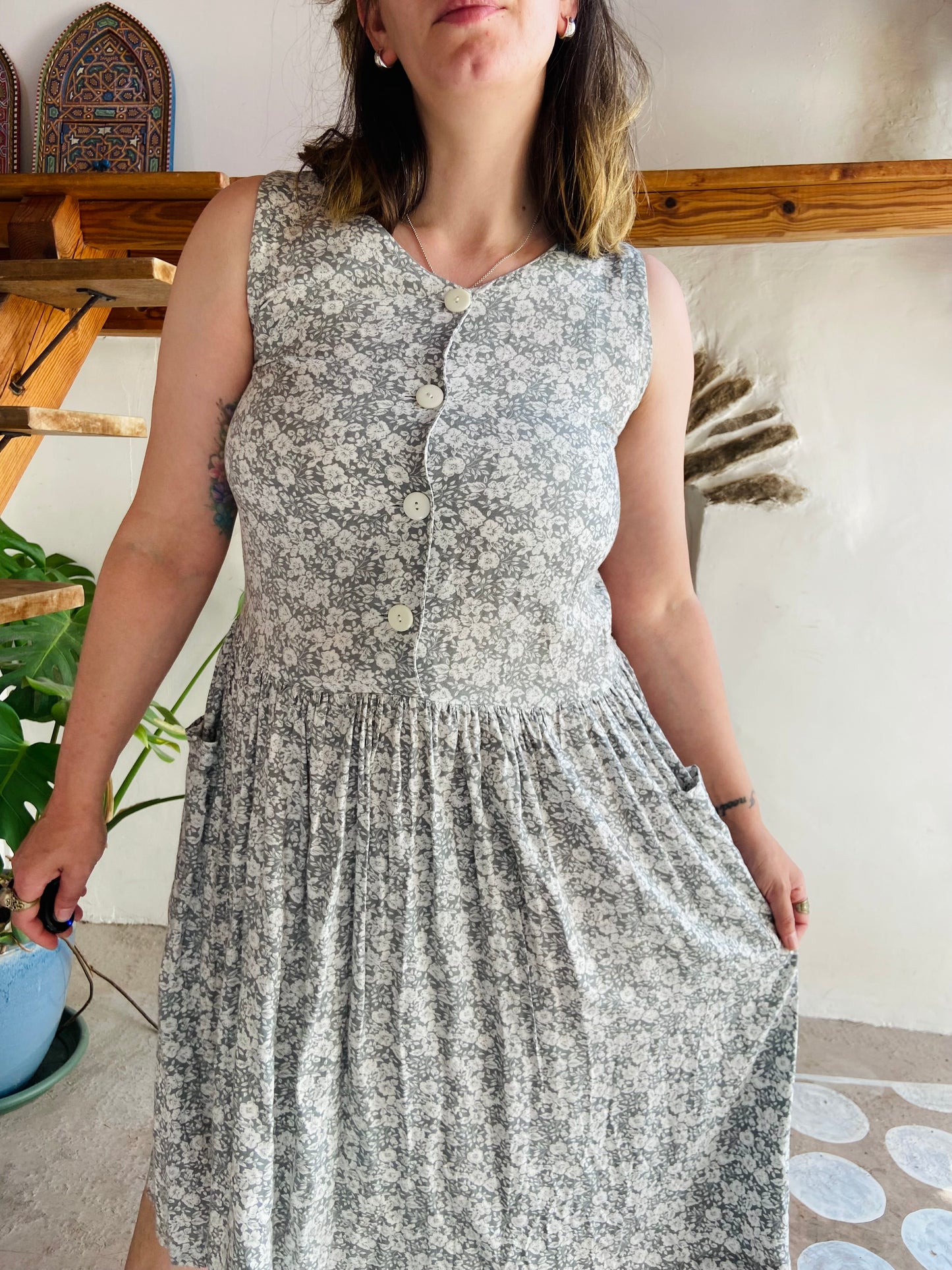 VINTAGE 90's Grey Floral Midi Dress - S/M