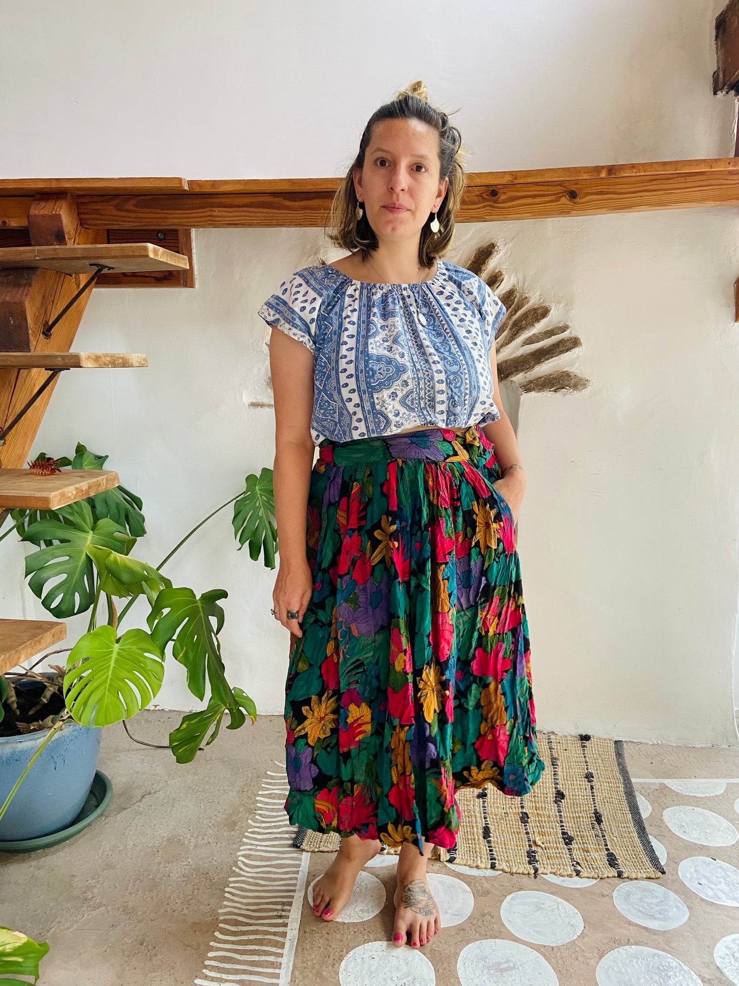 VINTAGE 90’s Bright Floral Print High Waisted Midi Skirt - S