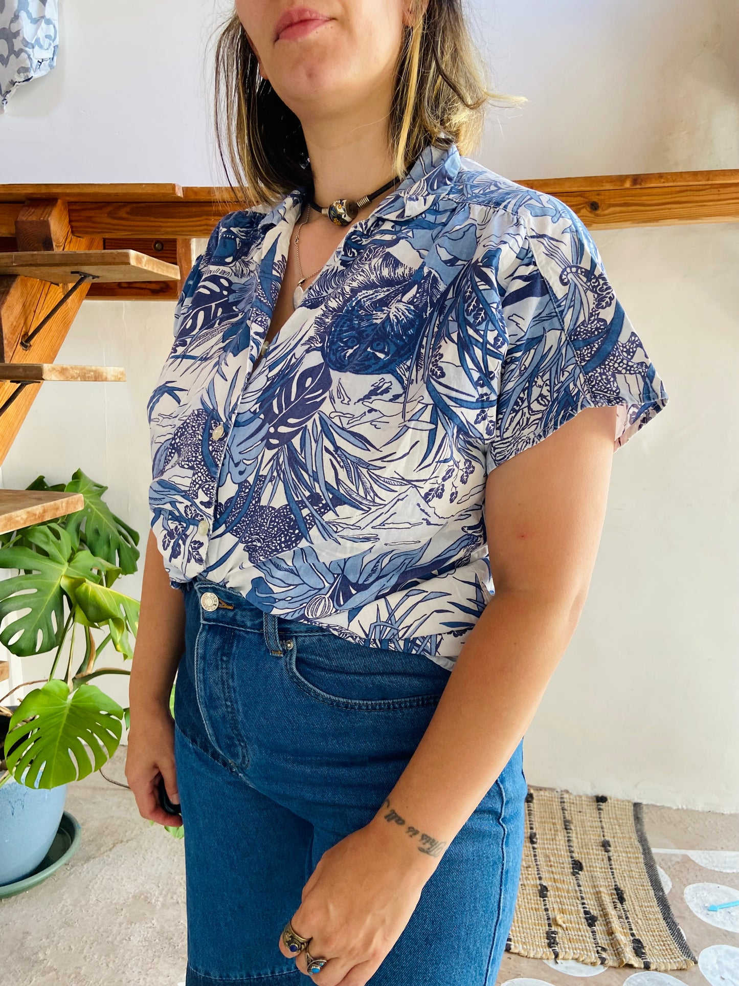 VINTAGE 90's Blue Leaf Print Short Sleeve Shirt - M/L