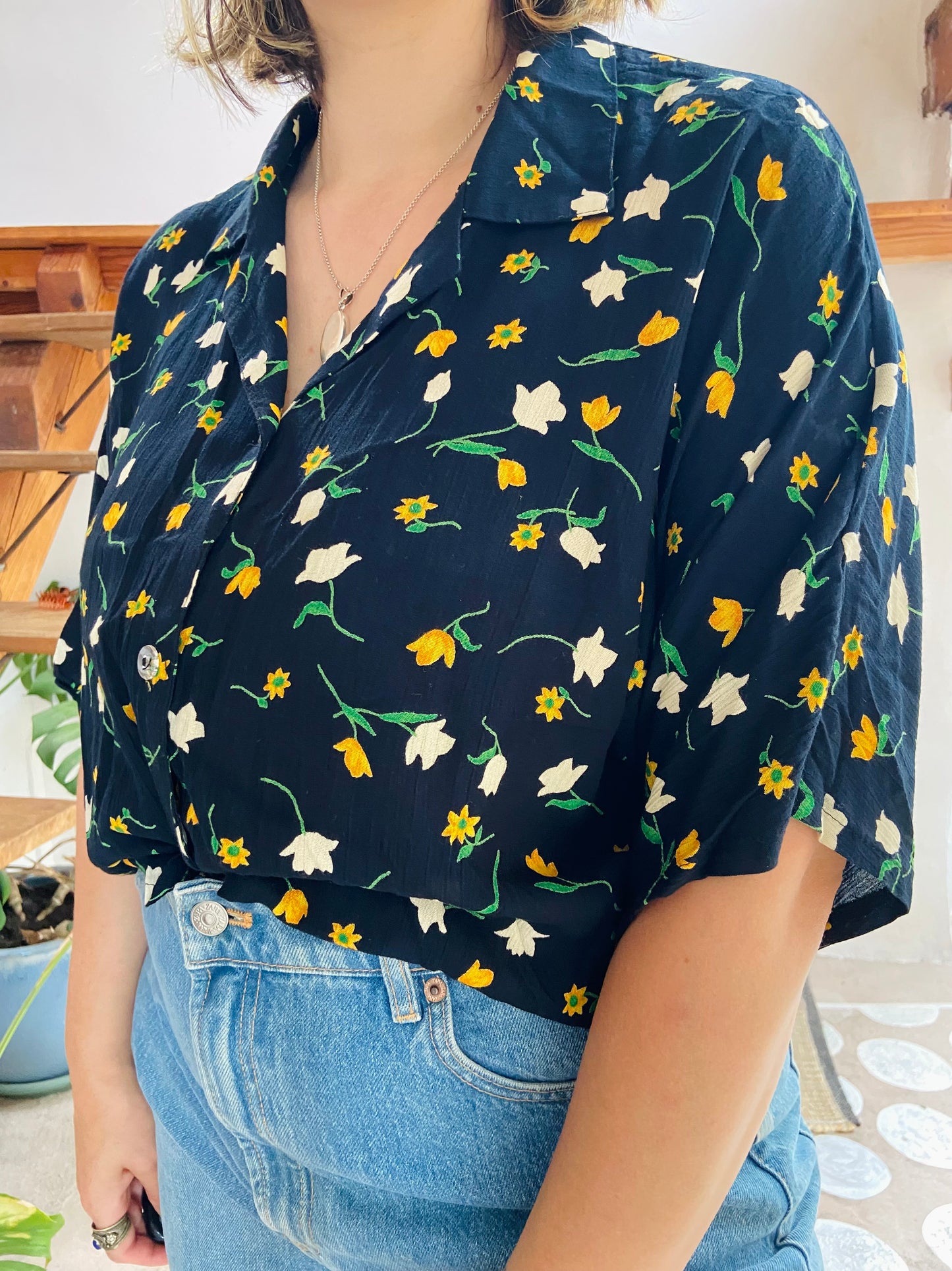 VINTAGE 90’s Yellow Floral Short Sleeve Shirt - M/L