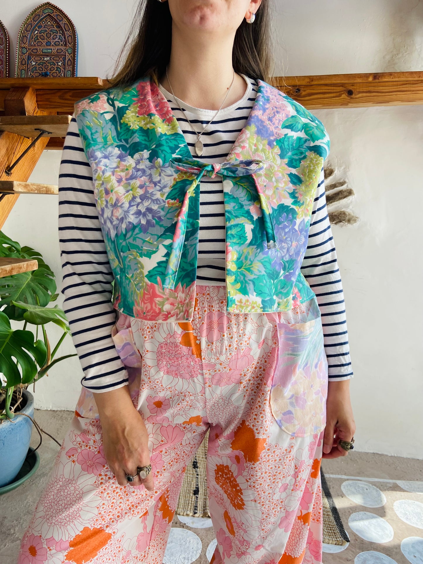 DESERT FOX Cotton Embroidered & Floral Hydrangea Reversible Waistcoat - M/L