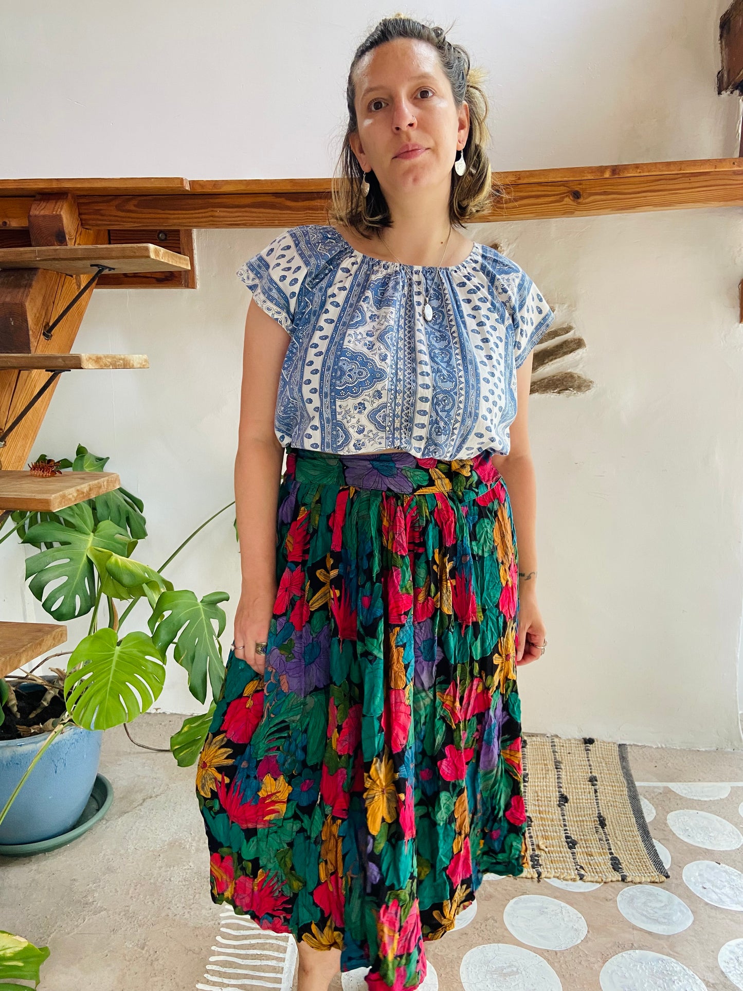 VINTAGE 90’s Bright Floral Print High Waisted Midi Skirt - S