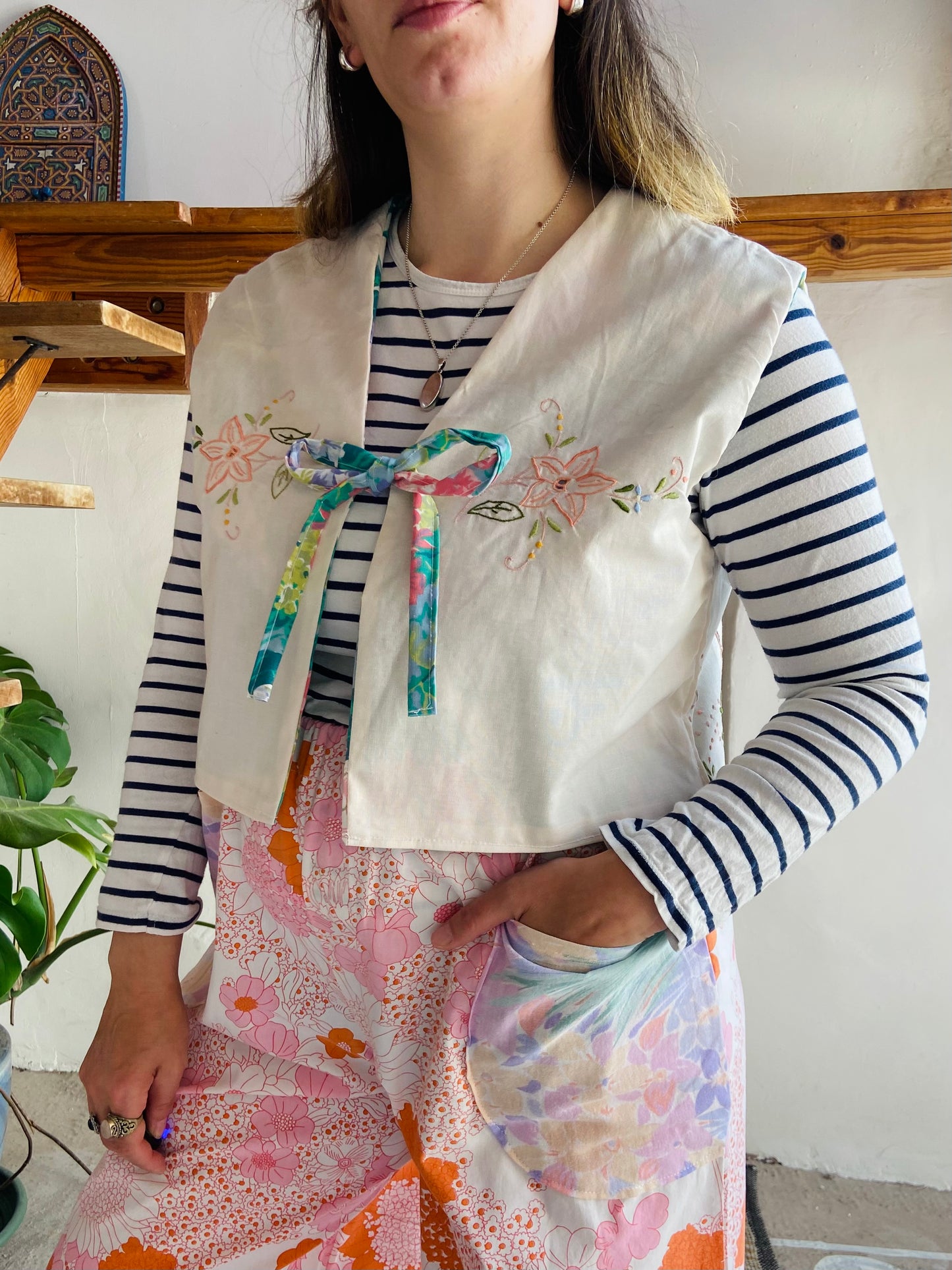 DESERT FOX Cotton Embroidered & Floral Hydrangea Reversible Waistcoat - M/L