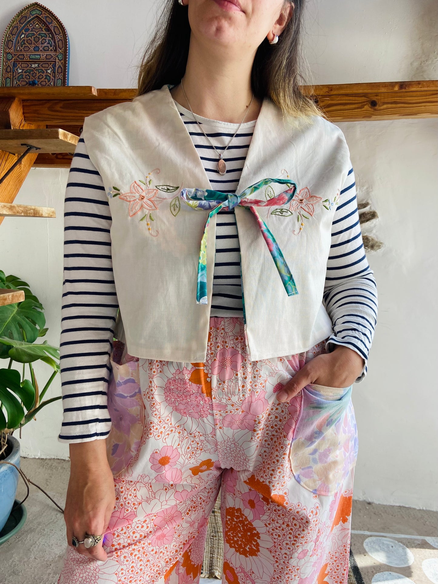 DESERT FOX Cotton Embroidered & Floral Hydrangea Reversible Waistcoat - M/L