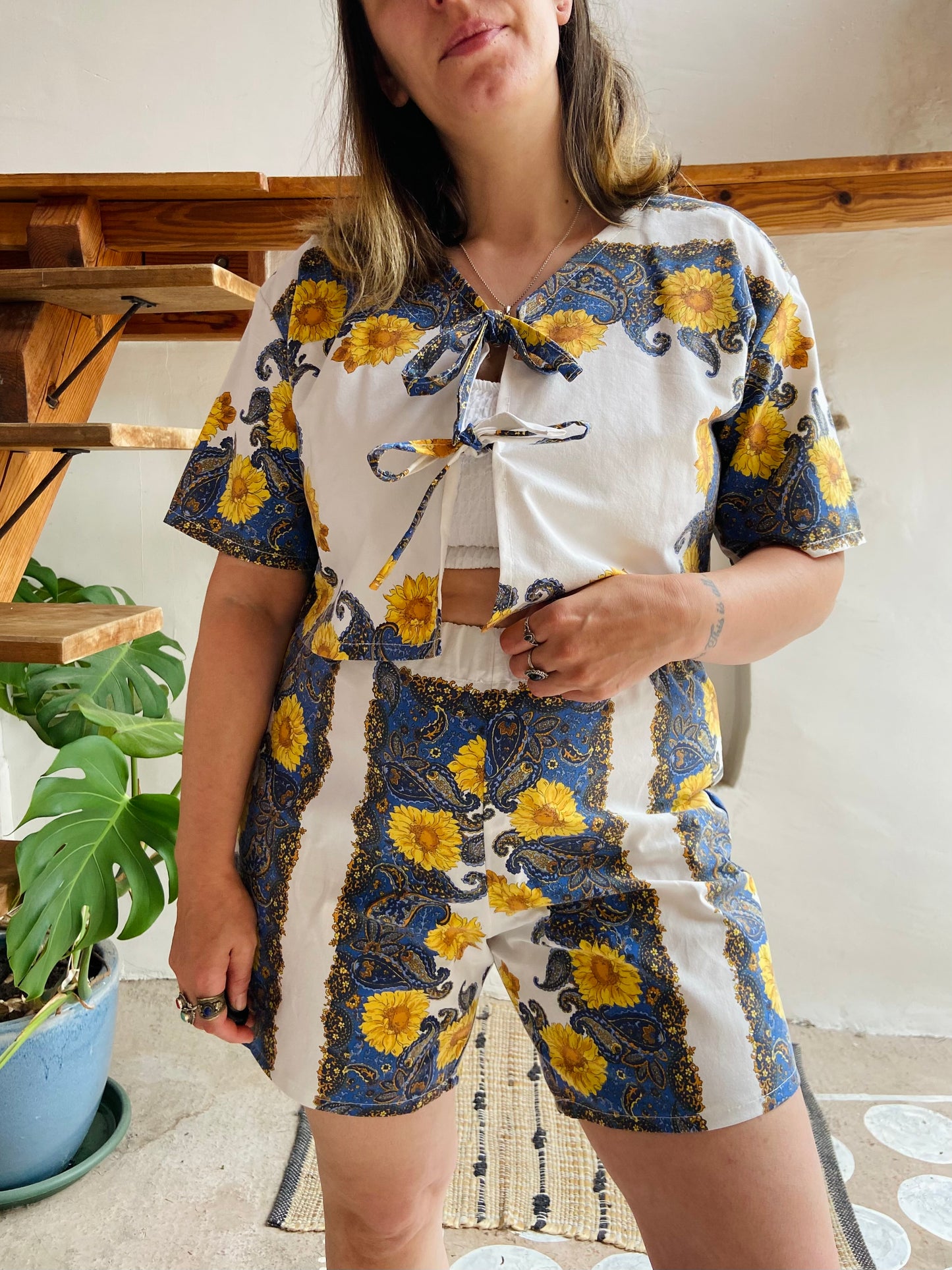 DESERT FOX Blue Sunflower Print Tie Front Crop Top - M/L
