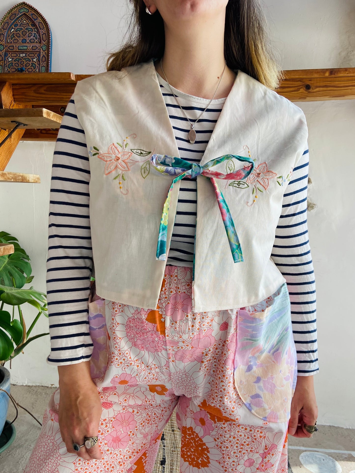 DESERT FOX Cotton Embroidered & Floral Hydrangea Reversible Waistcoat - M/L