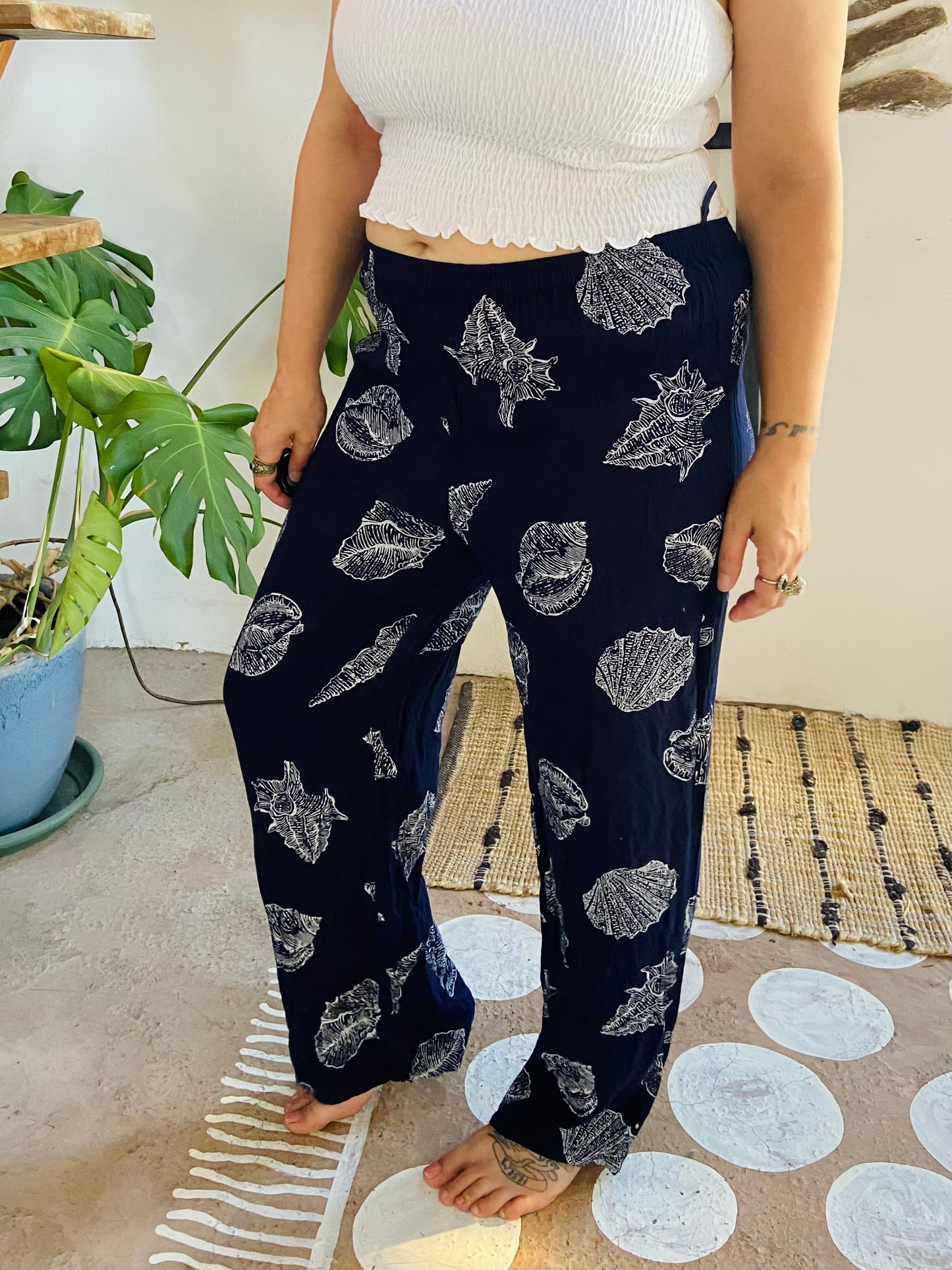 VINTAGE 90's Blue Shell Print Wide Leg Trousers - M/L