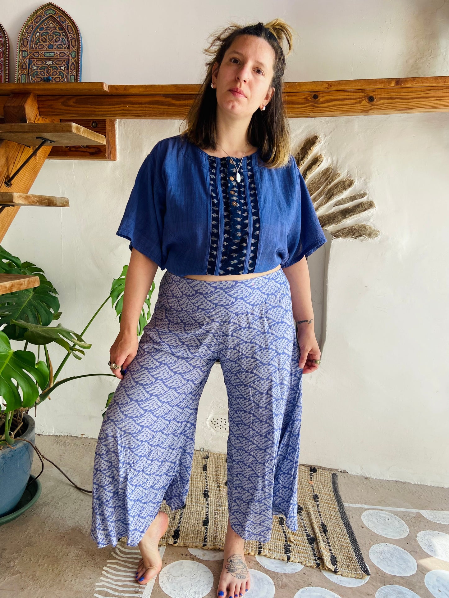 VINTAGE 90's Loose Blue Patterned Wide Leg Trousers - M/L