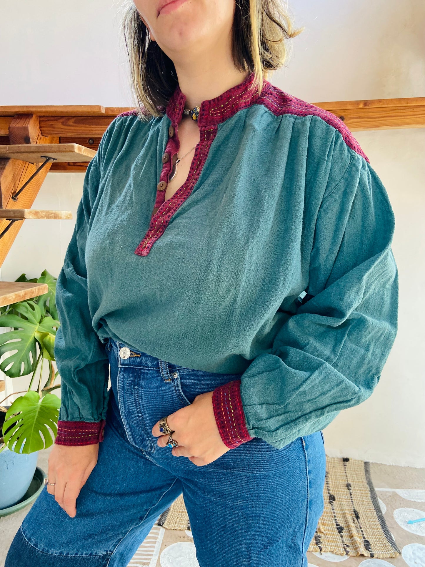 VINTAGE 90's Hippie Embroidered Green Long Sleeve Tunic Top - M/L