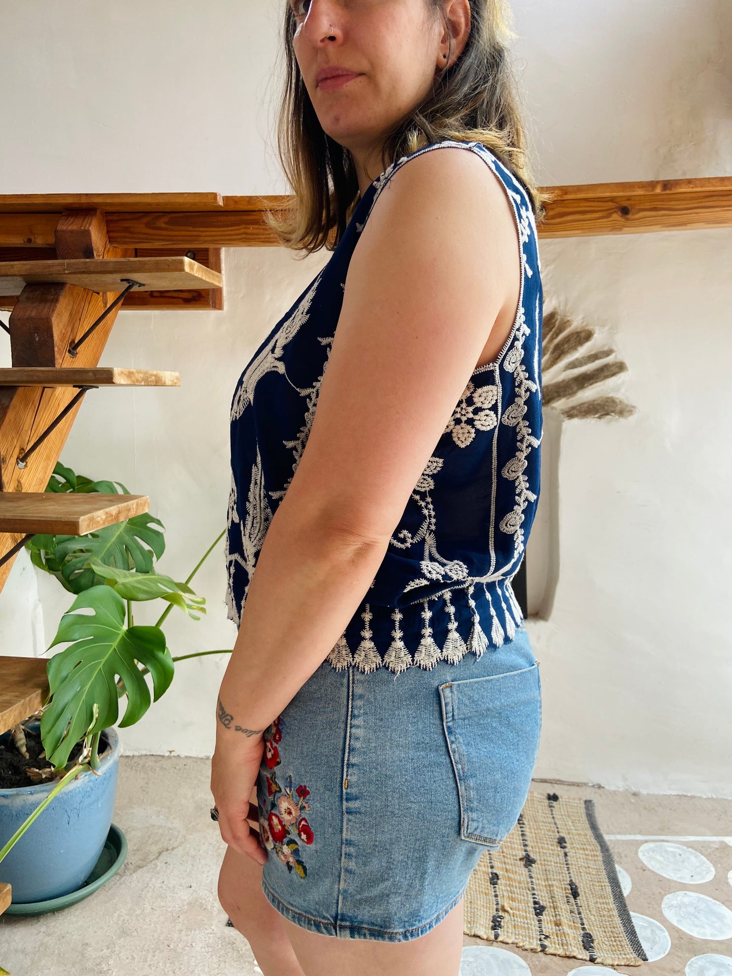 VINTAGE 90's Blue Embroidered Loose Tank Top - M/L