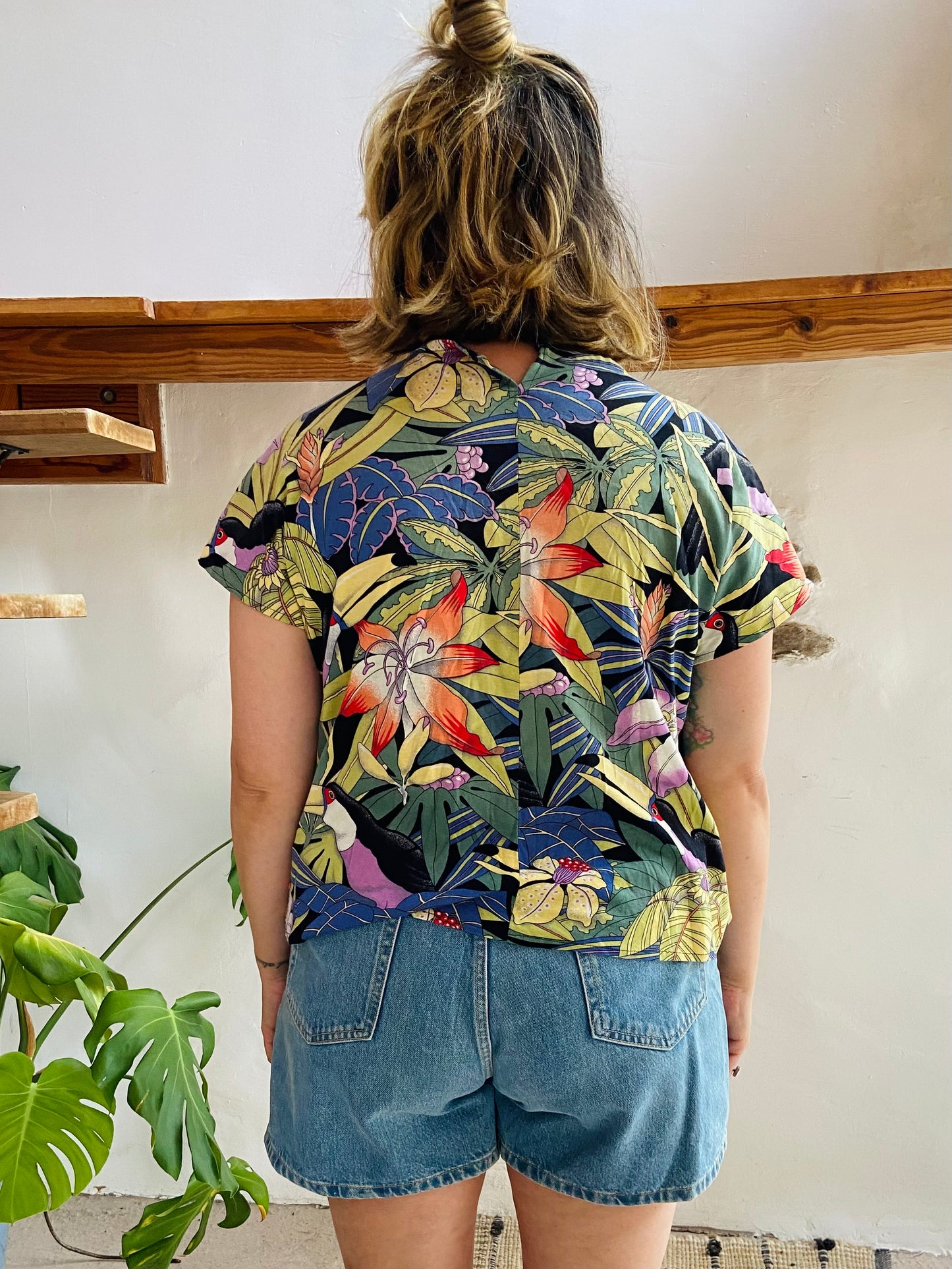 VINTAGE 80’s Toucan Tropical Bird Print Top - S/M