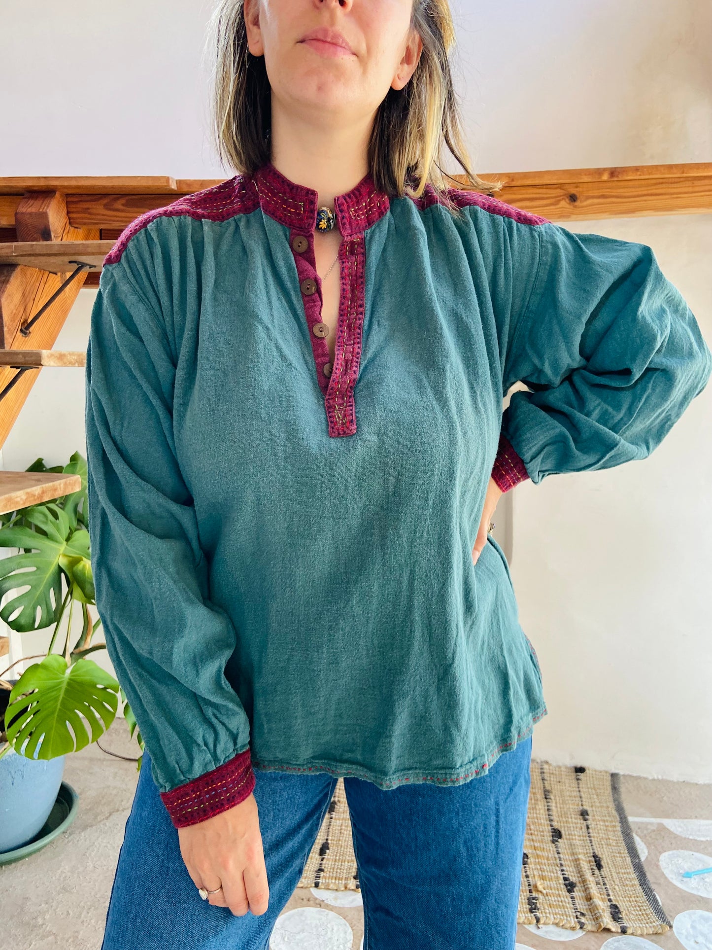 VINTAGE 90's Hippie Embroidered Green Long Sleeve Tunic Top - M/L