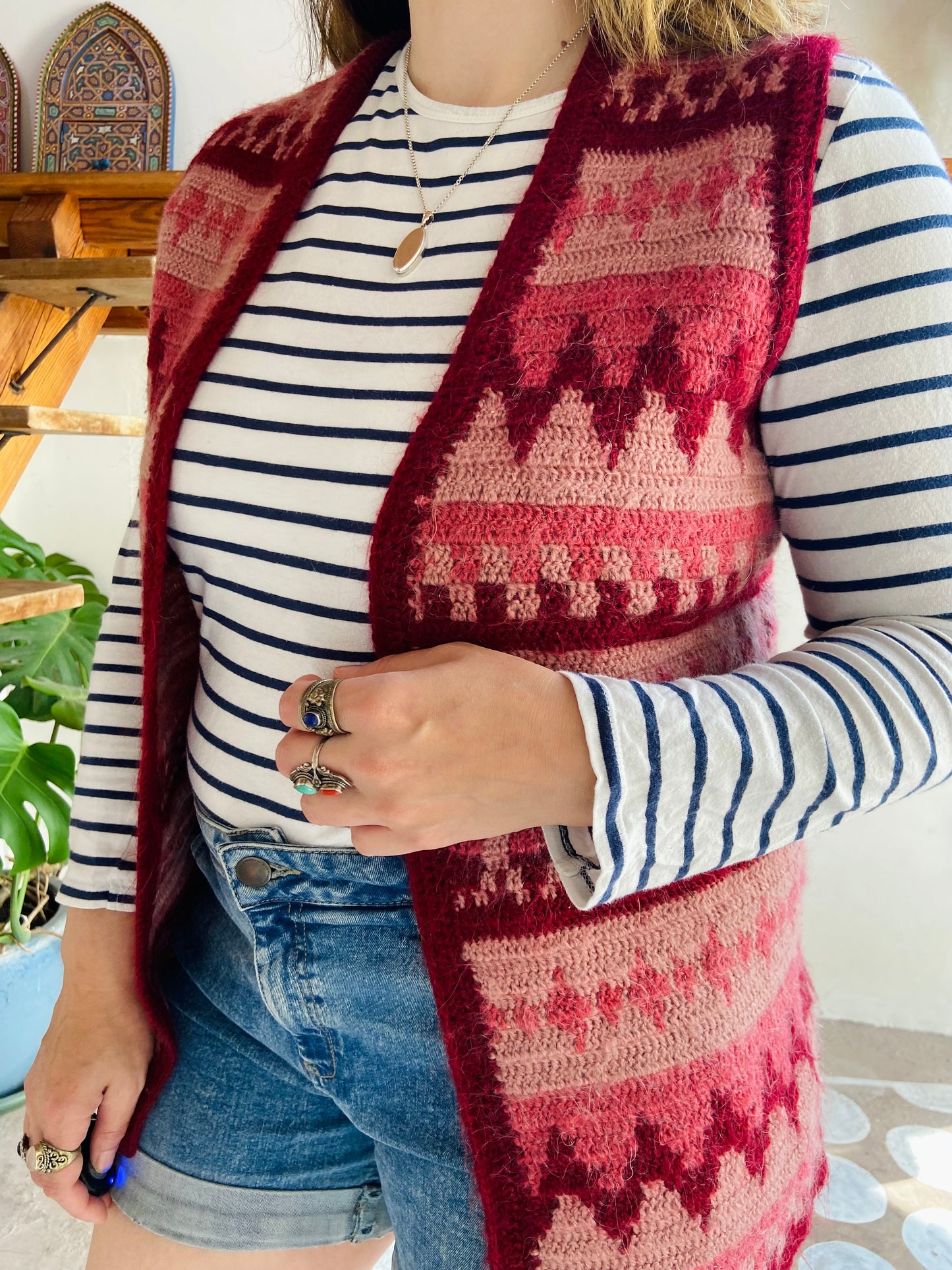 VINTAGE 70's Pink Knitted Waistcoat Gilet - S/M