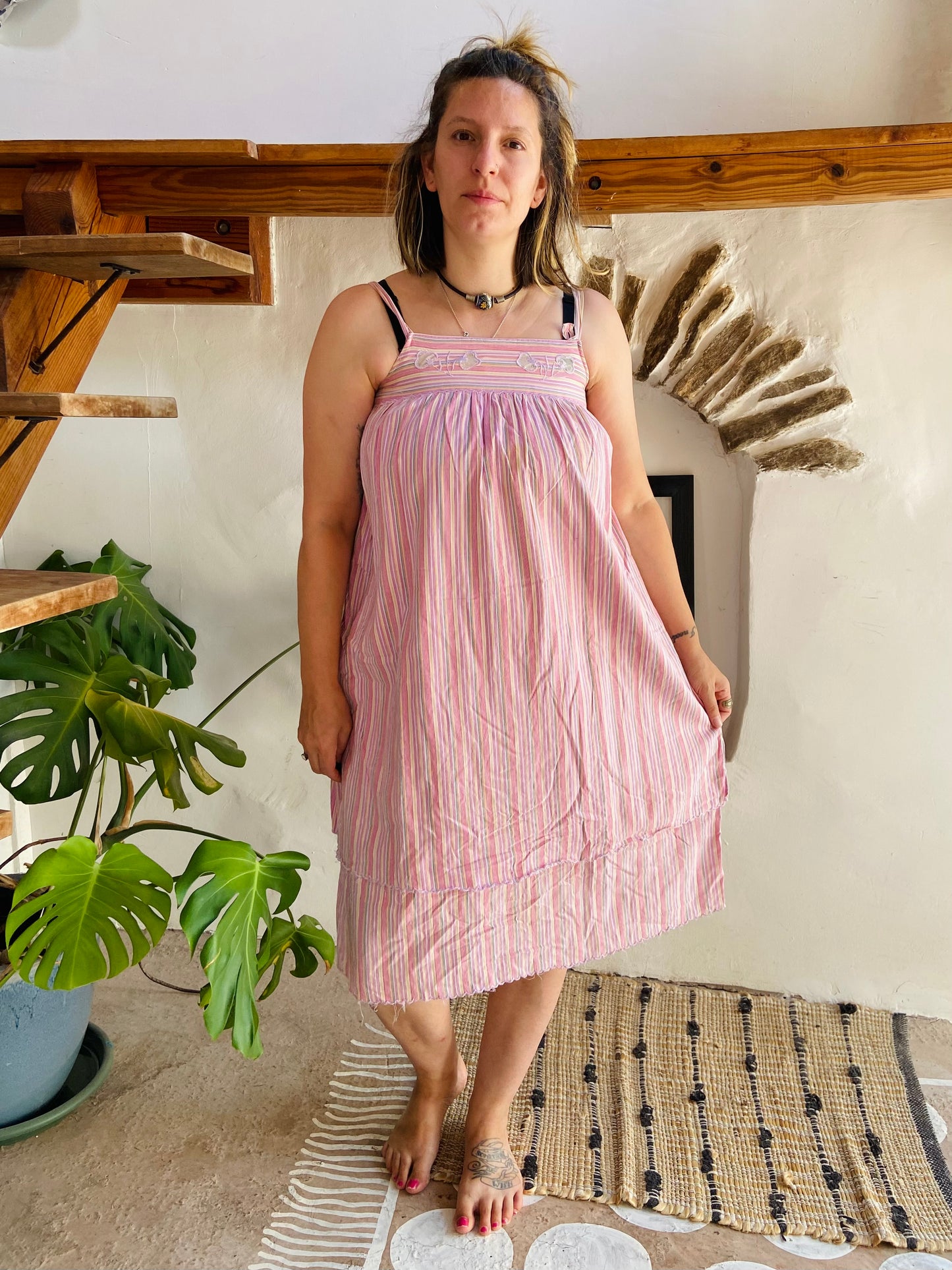 VINTAGE 70's Pinky Stripe Embroidered Midi Dress - S/M