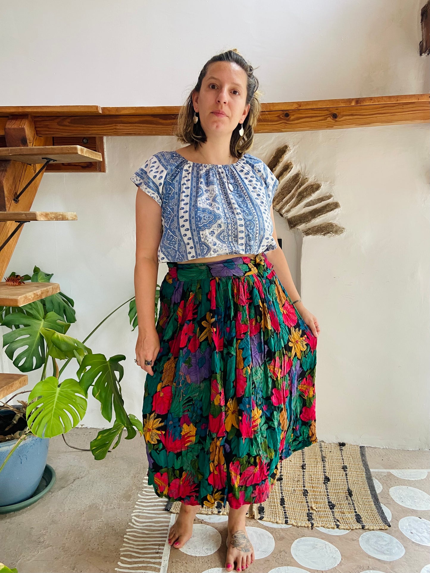VINTAGE 90’s Bright Floral Print High Waisted Midi Skirt - S