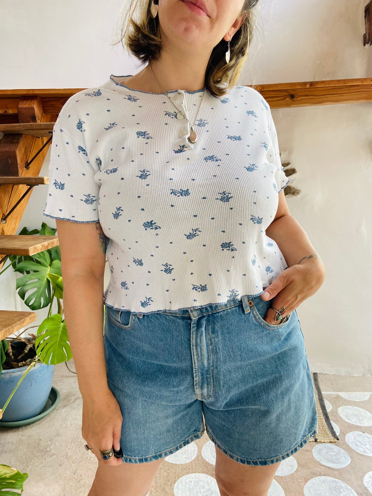 VINTAGE 90’s Blue Floral Baby Tee Crop Top - M/L