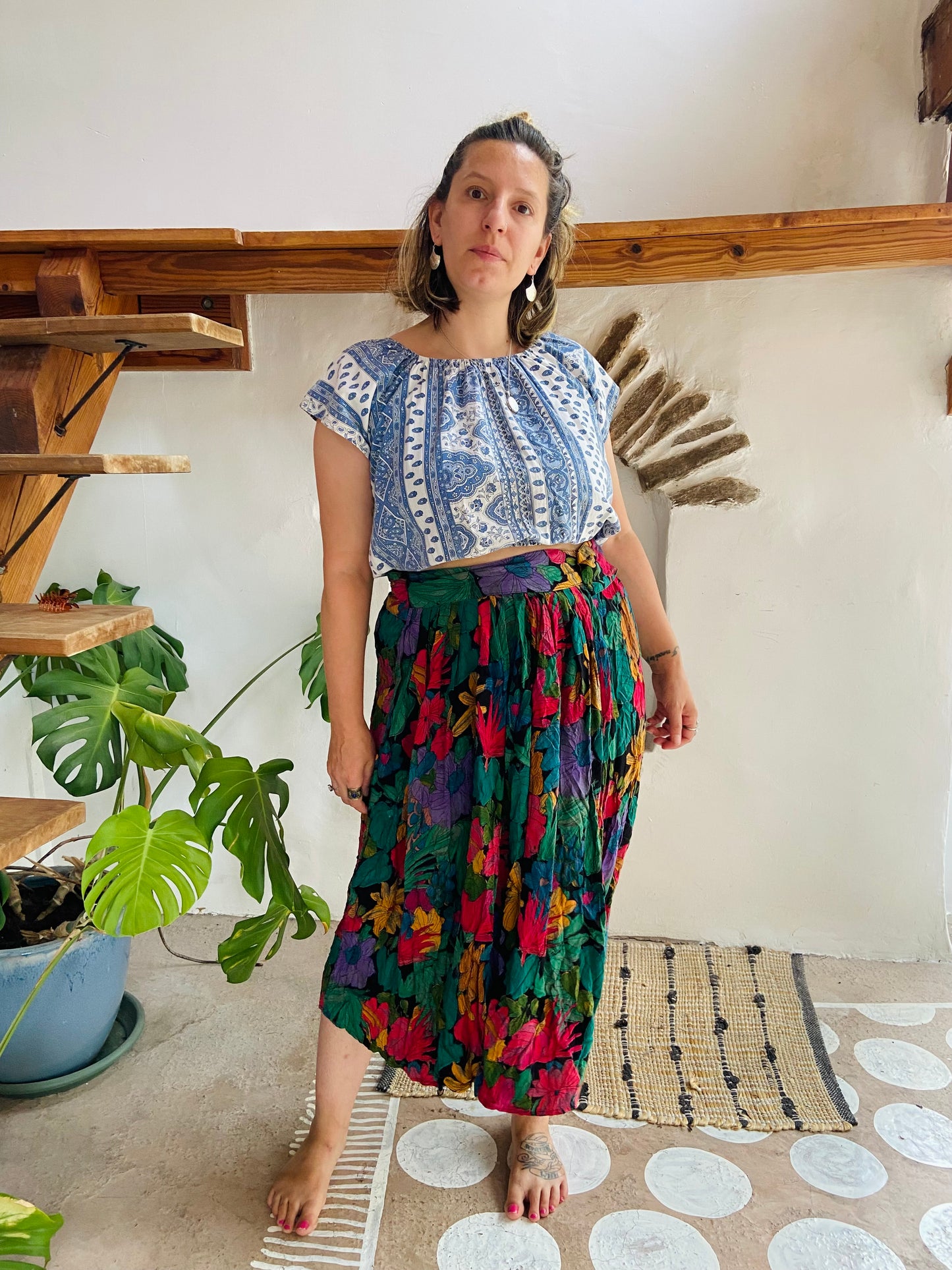 VINTAGE 90’s Bright Floral Print High Waisted Midi Skirt - S