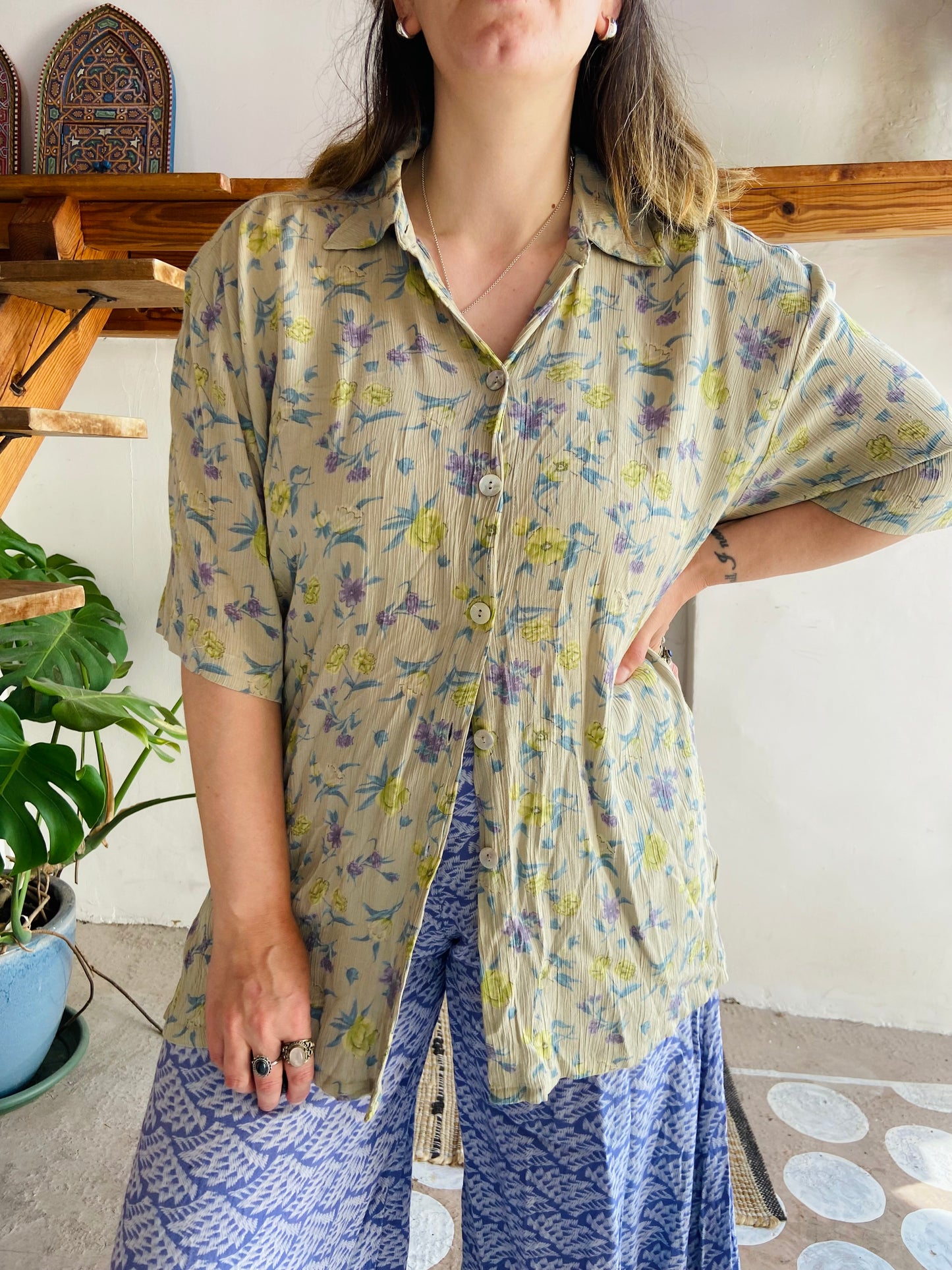 VINTAGE 90's Pastel Floral Short Sleeve Shirt - M/L
