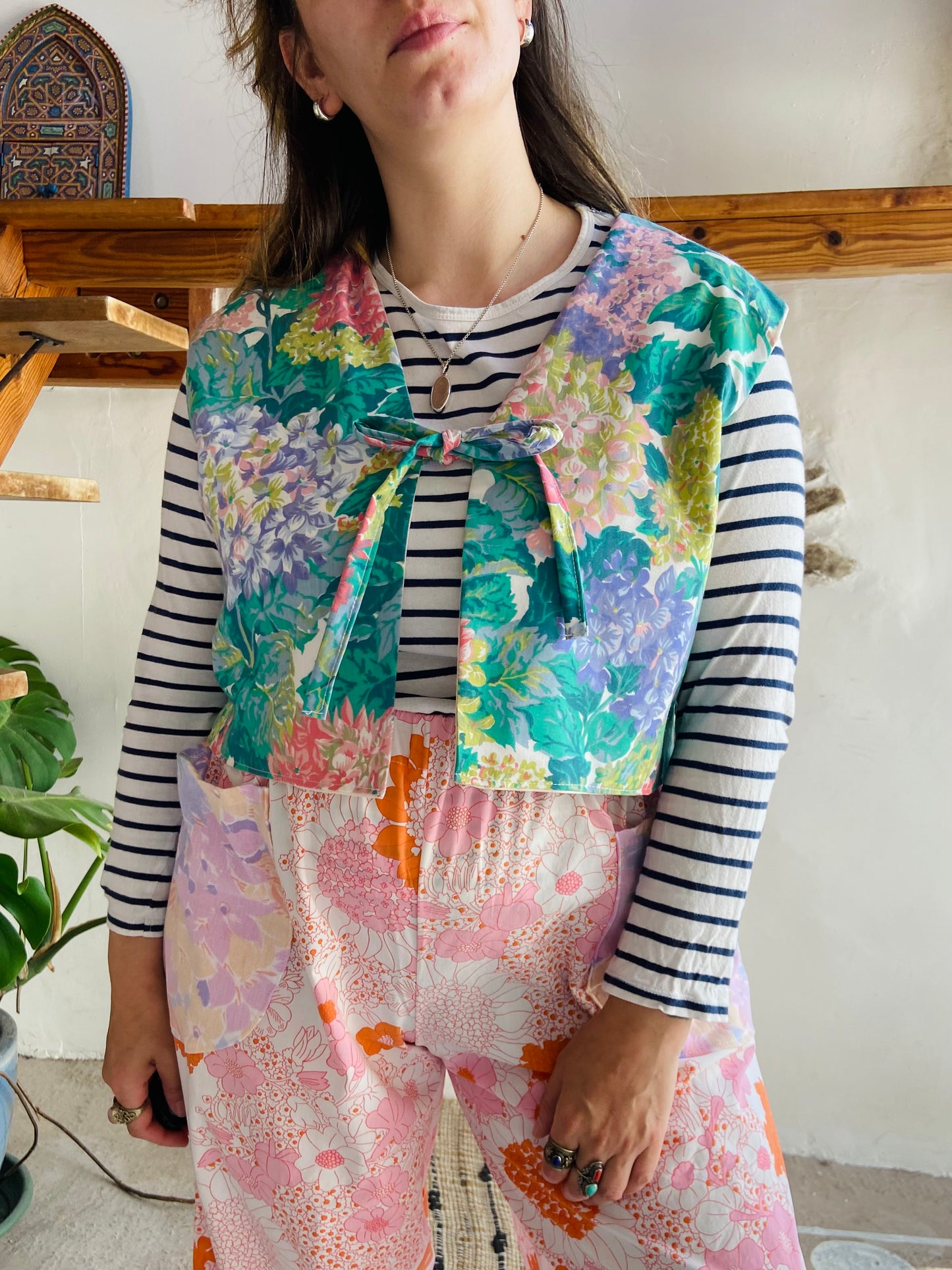 DESERT FOX Cotton Embroidered & Floral Hydrangea Reversible Waistcoat - M/L