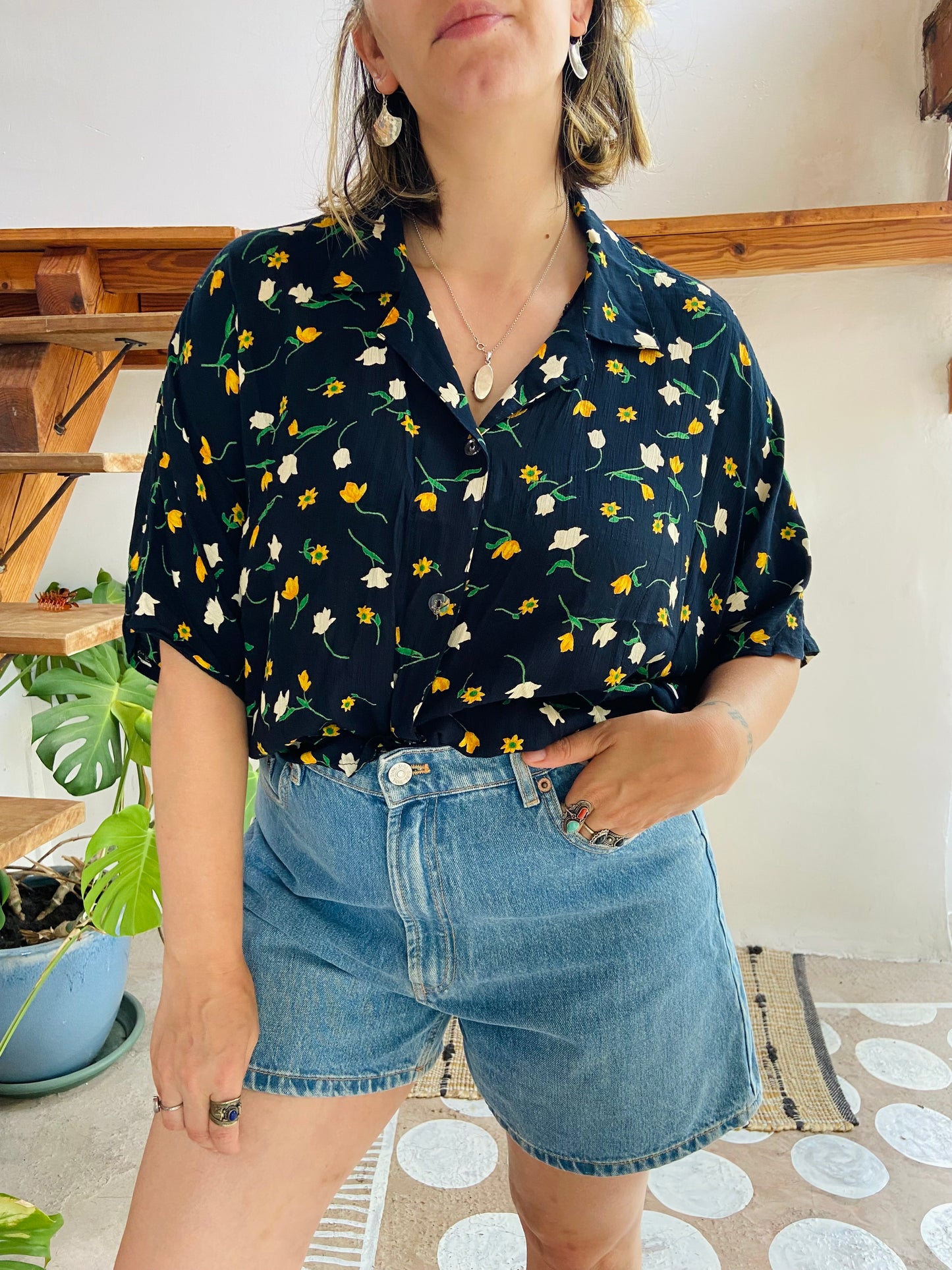 VINTAGE 90’s Yellow Floral Short Sleeve Shirt - M/L