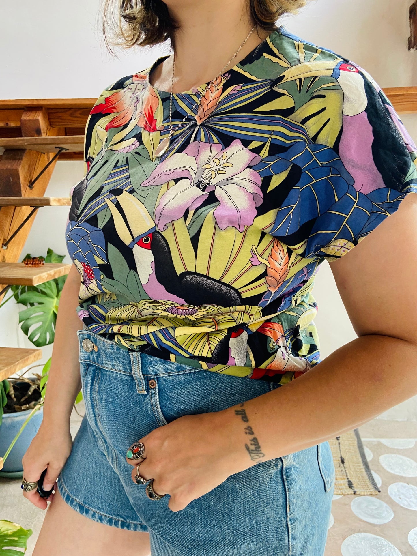 VINTAGE 80’s Toucan Tropical Bird Print Top - S/M