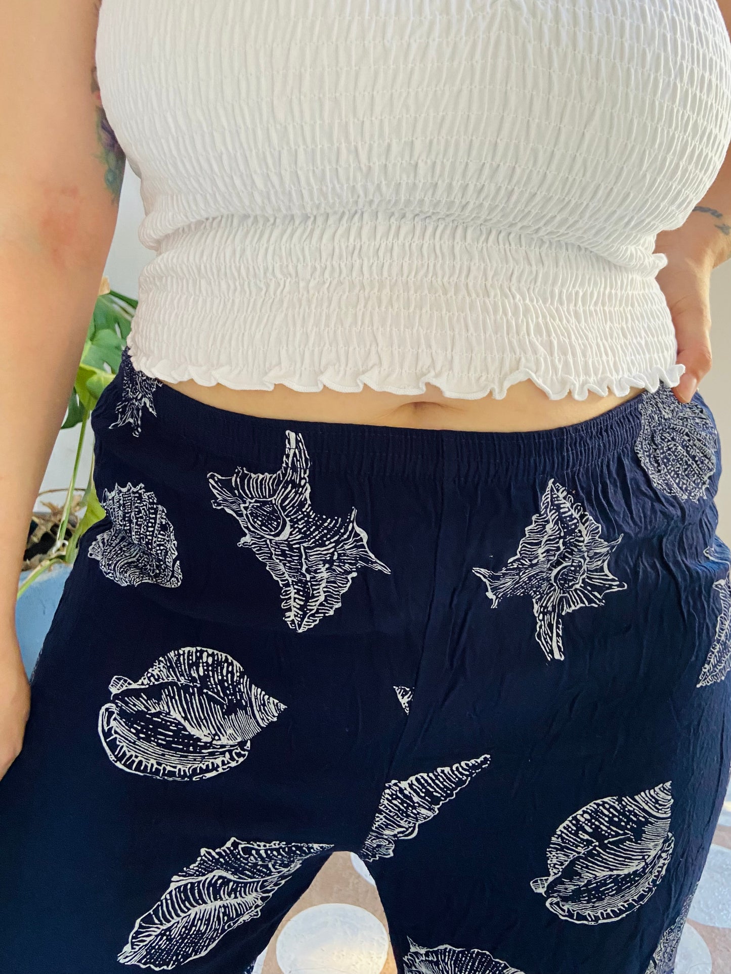 VINTAGE 90's Blue Shell Print Wide Leg Trousers - M/L