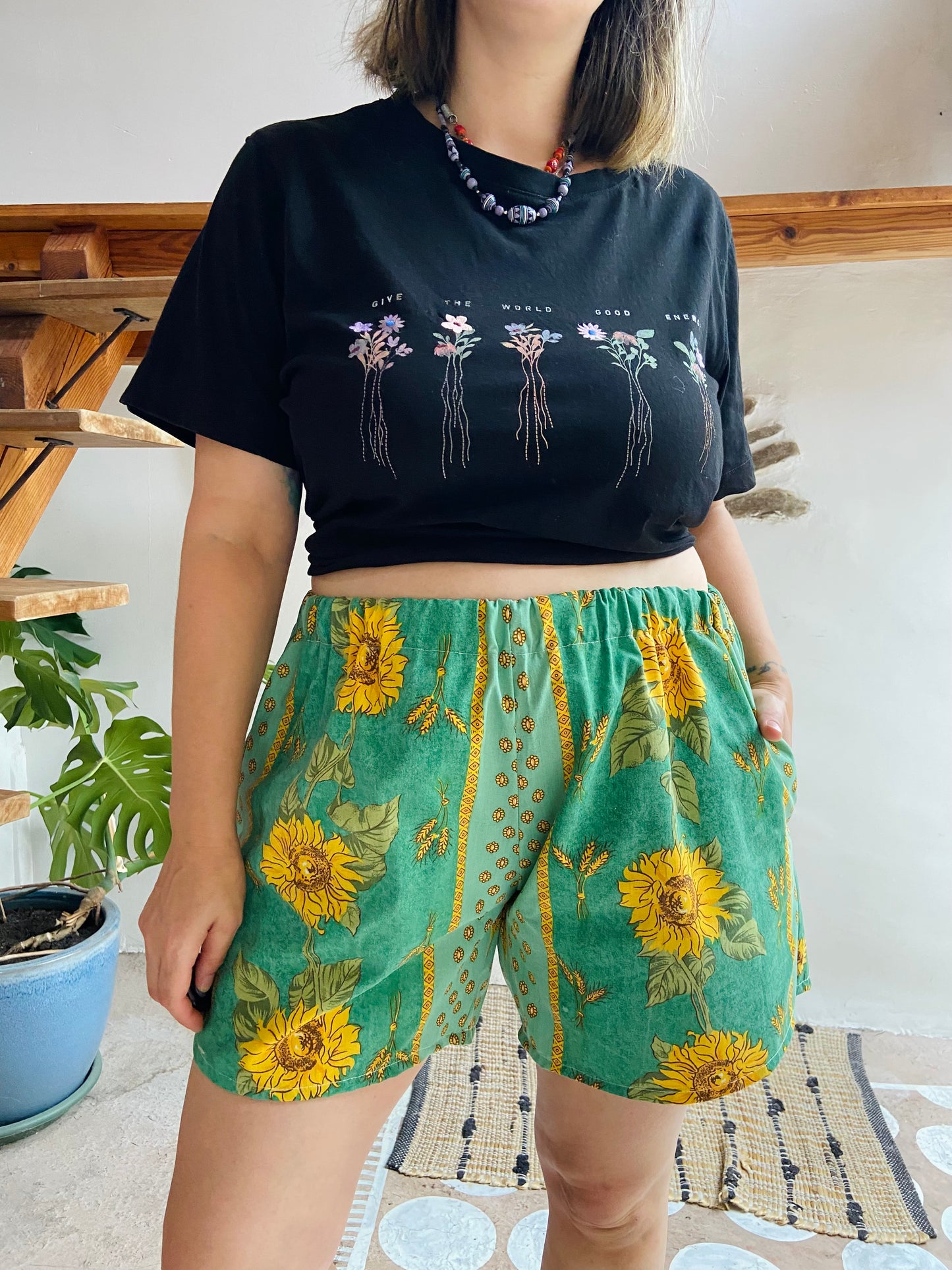 DESERT FOX Green French Sunflower High Waisted Shorts - M/L