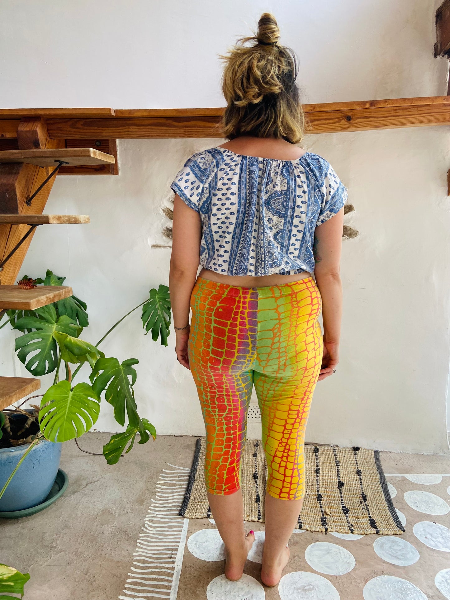 VINTAGE 90’s Rainbow Animal Print Capri Cropped Leggings - M/L