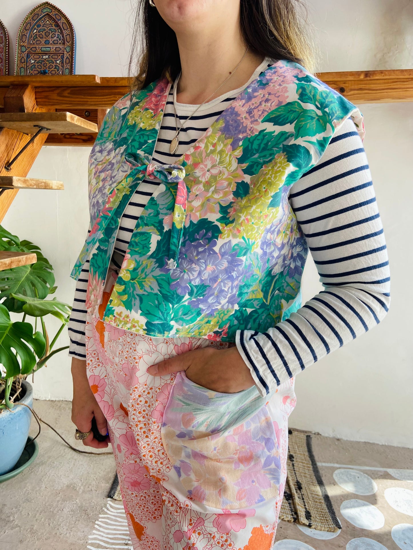 DESERT FOX Cotton Embroidered & Floral Hydrangea Reversible Waistcoat - M/L