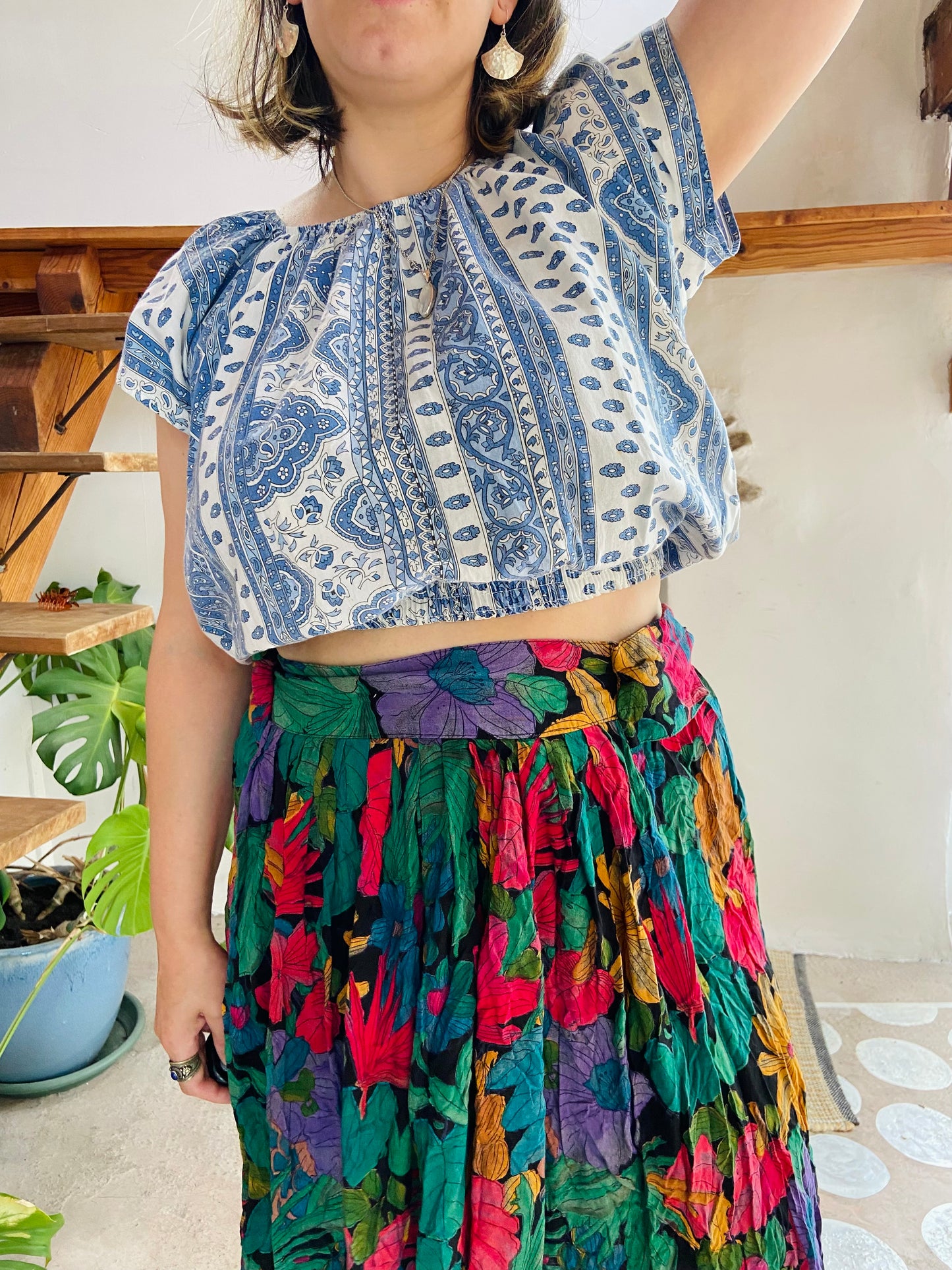VINTAGE 90’s Bright Floral Print High Waisted Midi Skirt - S