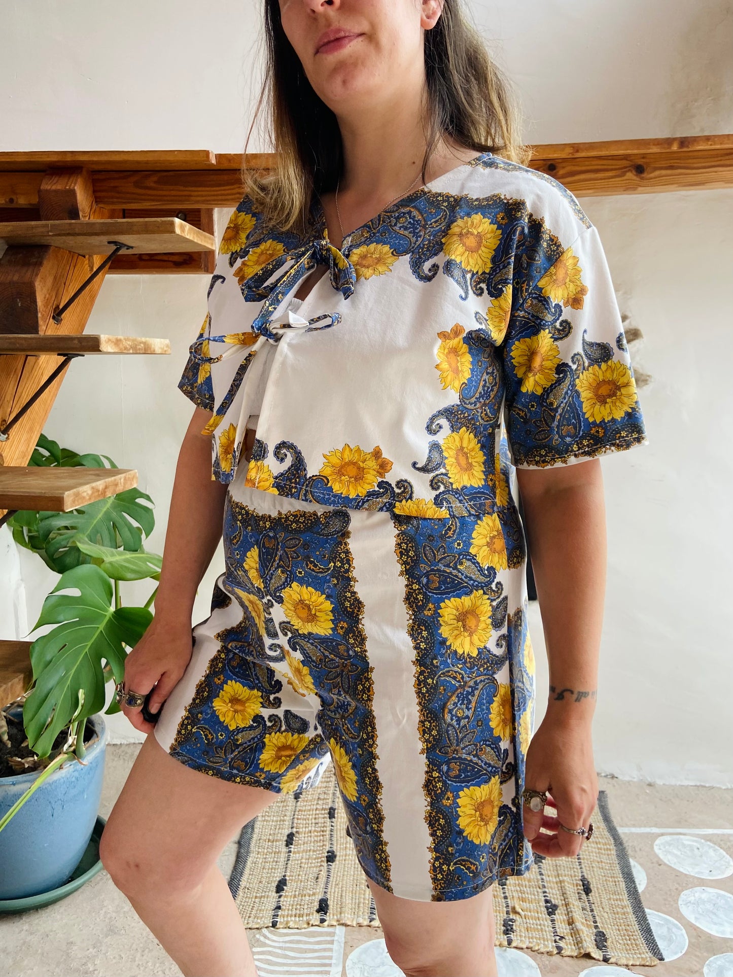 DESERT FOX Blue Sunflower Print Tie Front Crop Top - M/L
