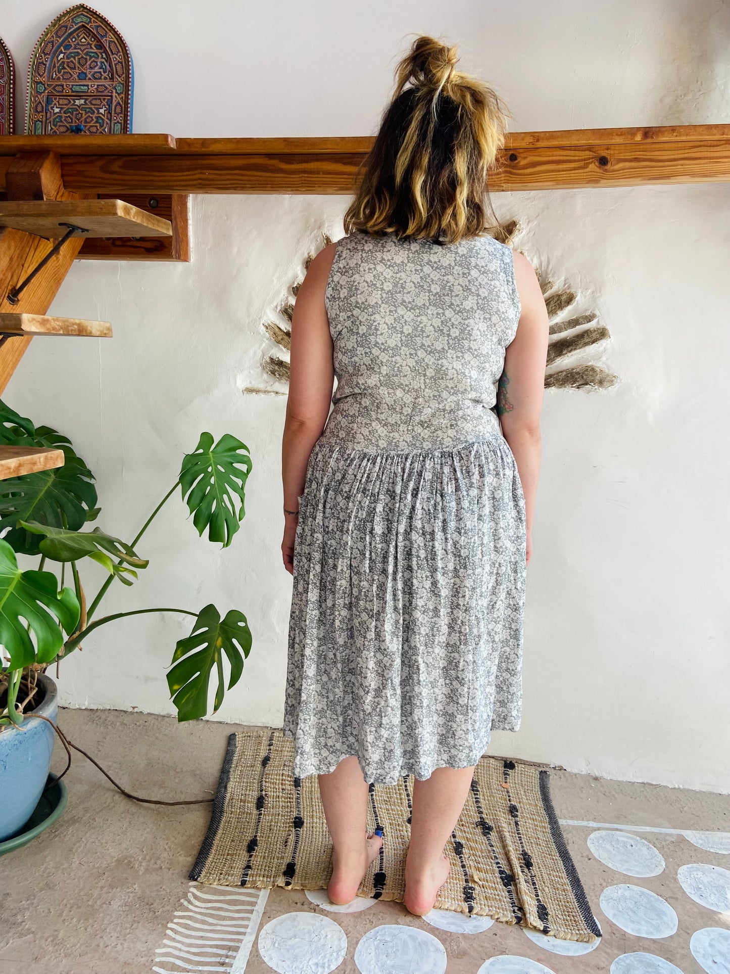 VINTAGE 90's Grey Floral Midi Dress - S/M