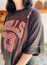 VINTAGE 90’s Champion Chicago Bulls Basketball Tee - L