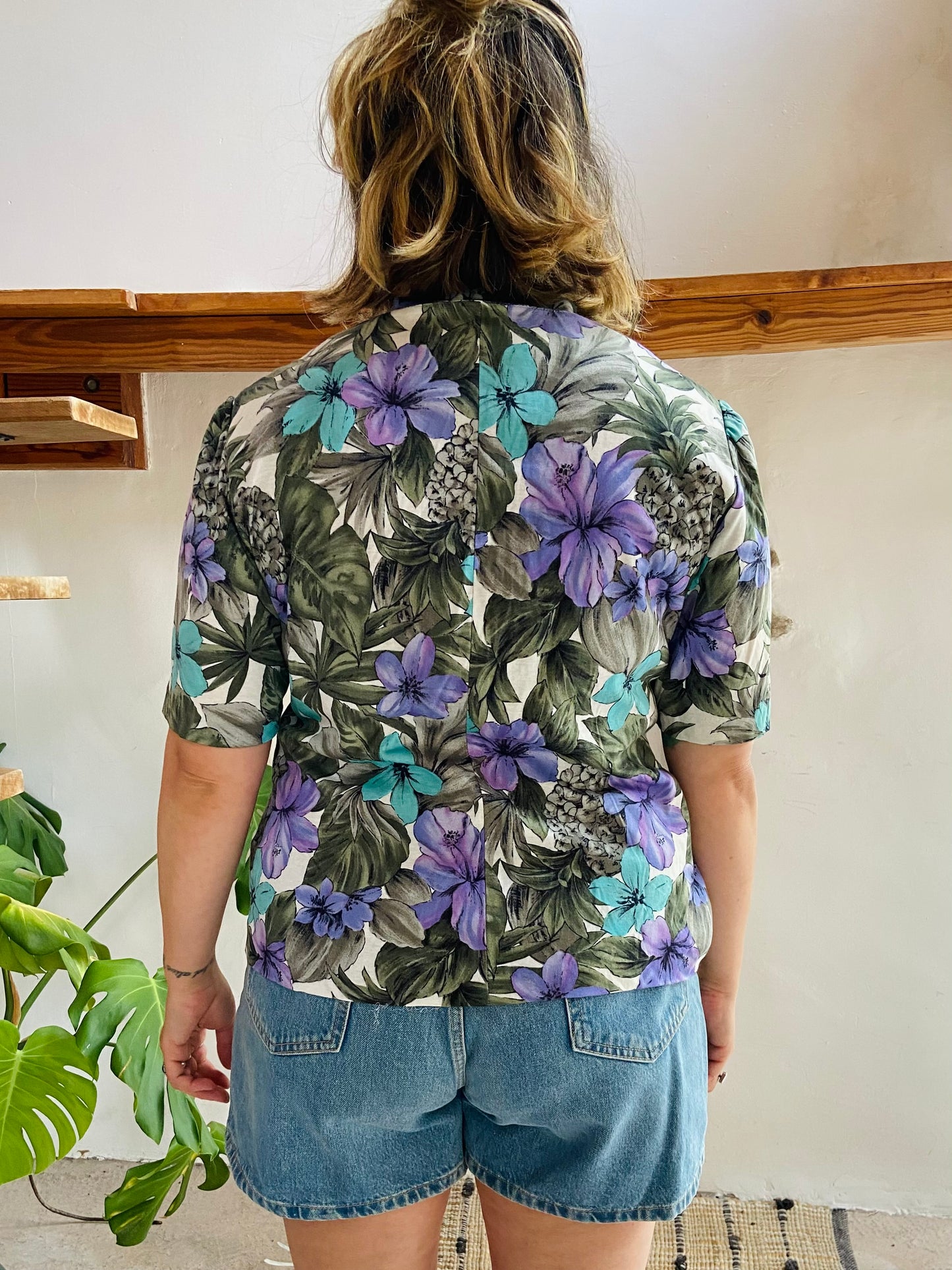 VINTAGE 80’s Blue & Purple Floral Short Sleeve Top - S/M