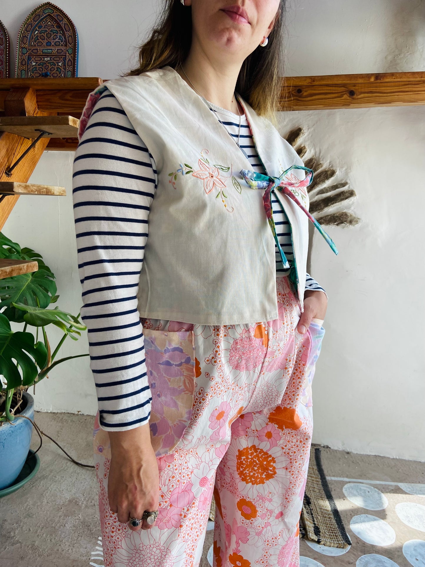 DESERT FOX Cotton Embroidered & Floral Hydrangea Reversible Waistcoat - M/L