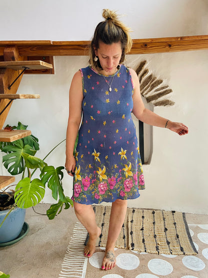 VINTAGE 90’s Crinkle Floral Midi Dress - M
