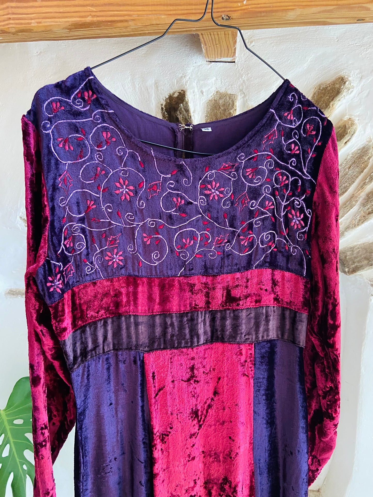 VINTAGE 90’s Purple Embroidered Velvet Midi Dress - XS/S