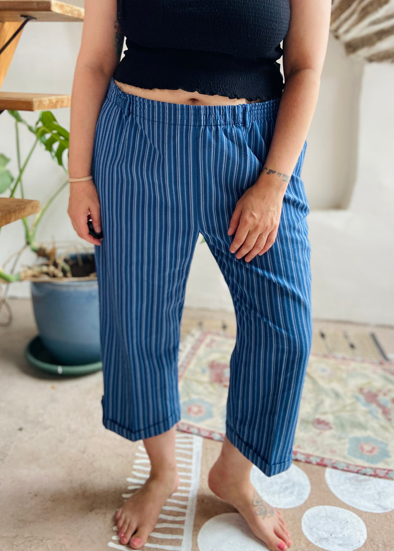 VINTAGE 90’s Blue Stripe Wide Leg Cropped Trousers - L/XL