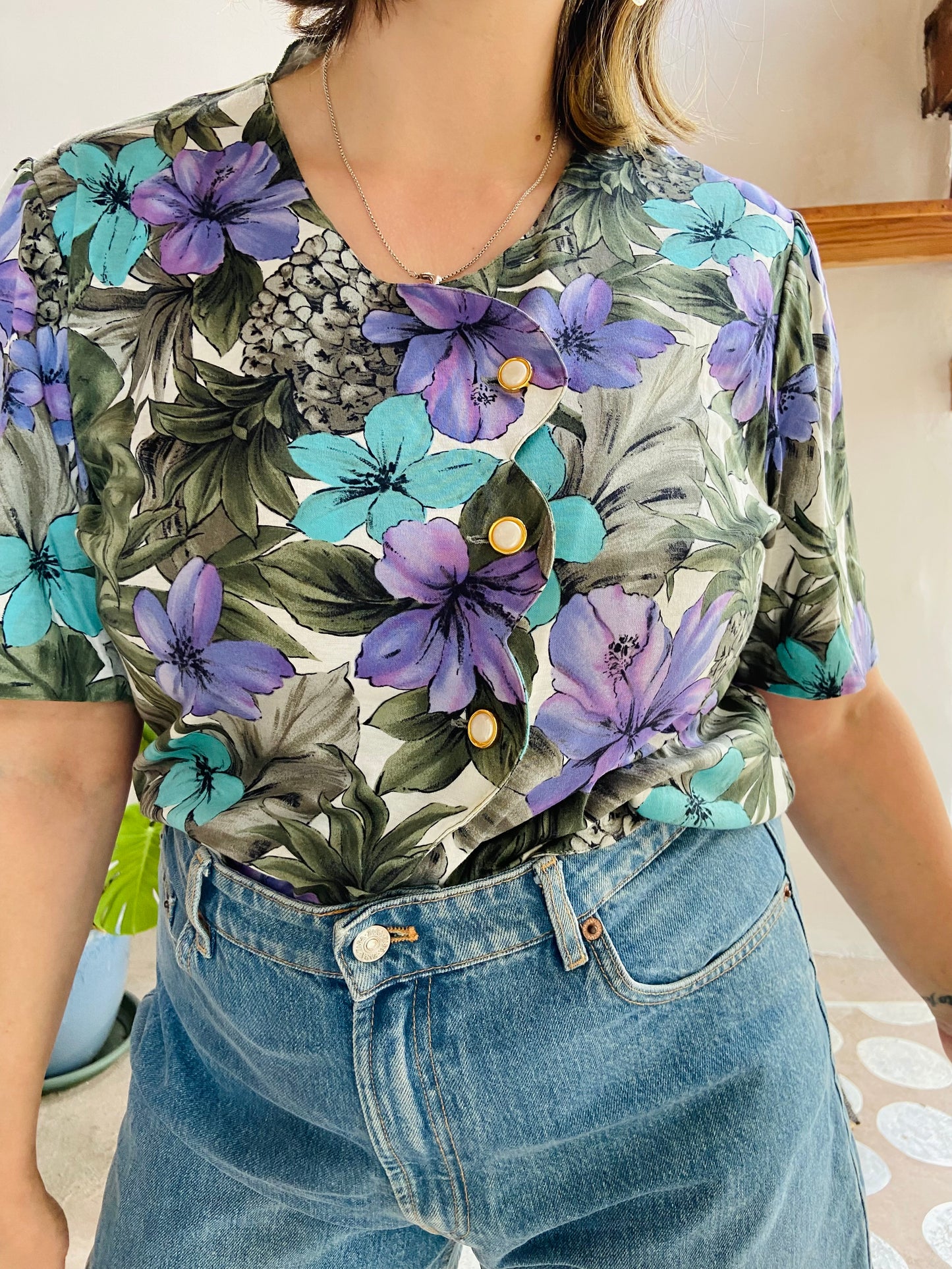VINTAGE 80’s Blue & Purple Floral Short Sleeve Top - S/M