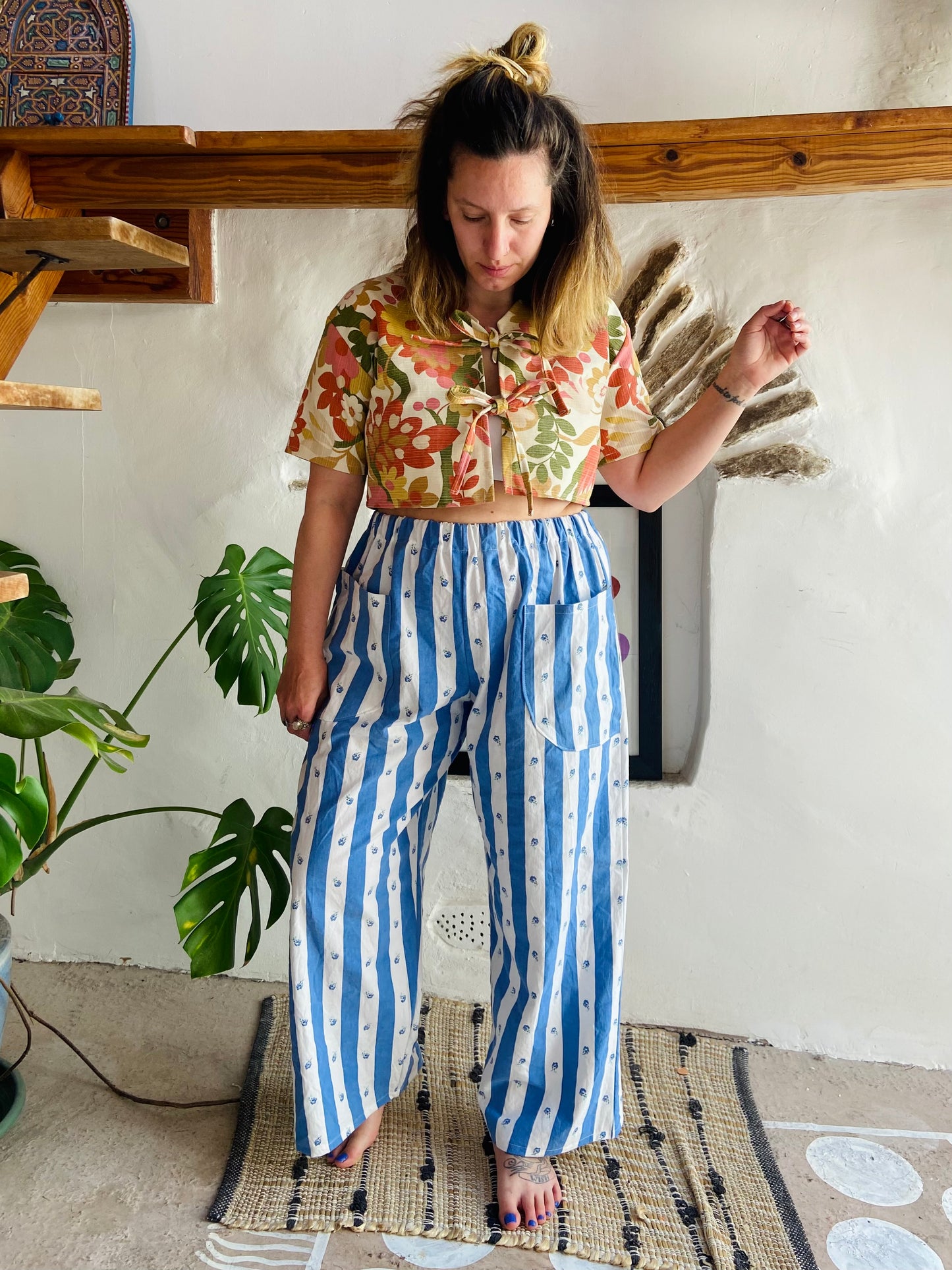 DESERT FOX Blue & White Floral Print Wide Leg Trousers - S/M