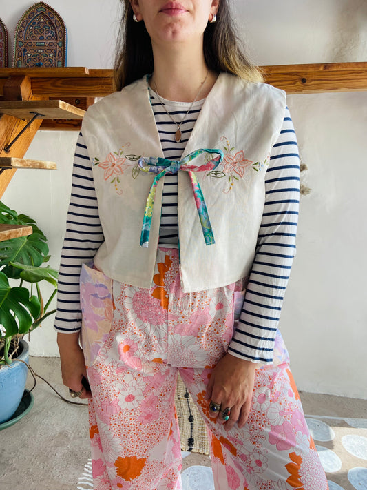 DESERT FOX Cotton Embroidered & Floral Hydrangea Reversible Waistcoat - M/L