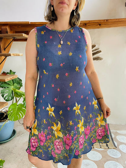VINTAGE 90’s Crinkle Floral Midi Dress - M