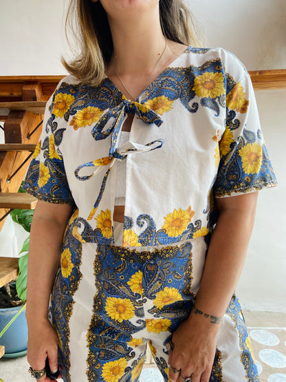 DESERT FOX Blue & Yellow Sunflower Print High Waisted Shorts - W32