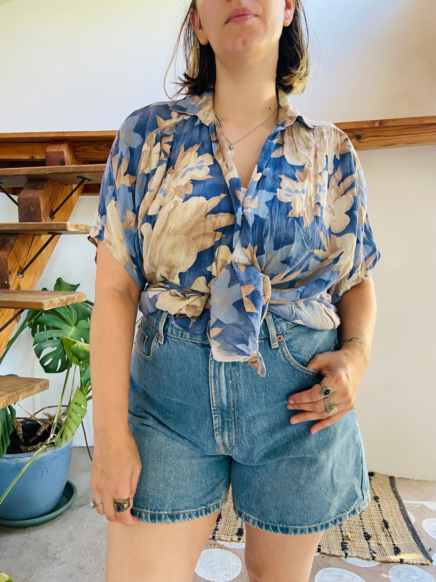 VINTAGE 90's Blue Floral Print Loose Short Sleeve Shirt - M/L