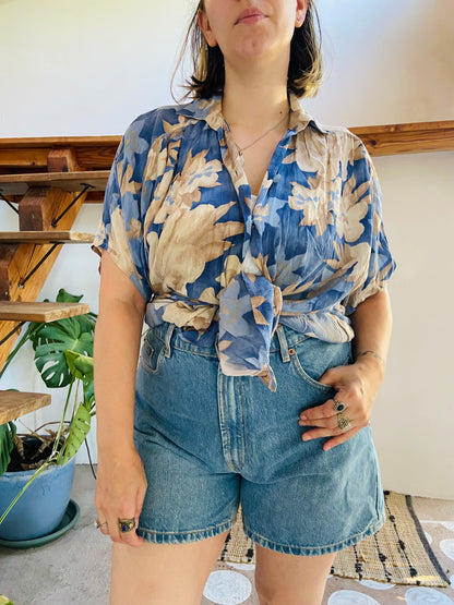 VINTAGE 90's Blue Floral Print Loose Short Sleeve Shirt - M/L