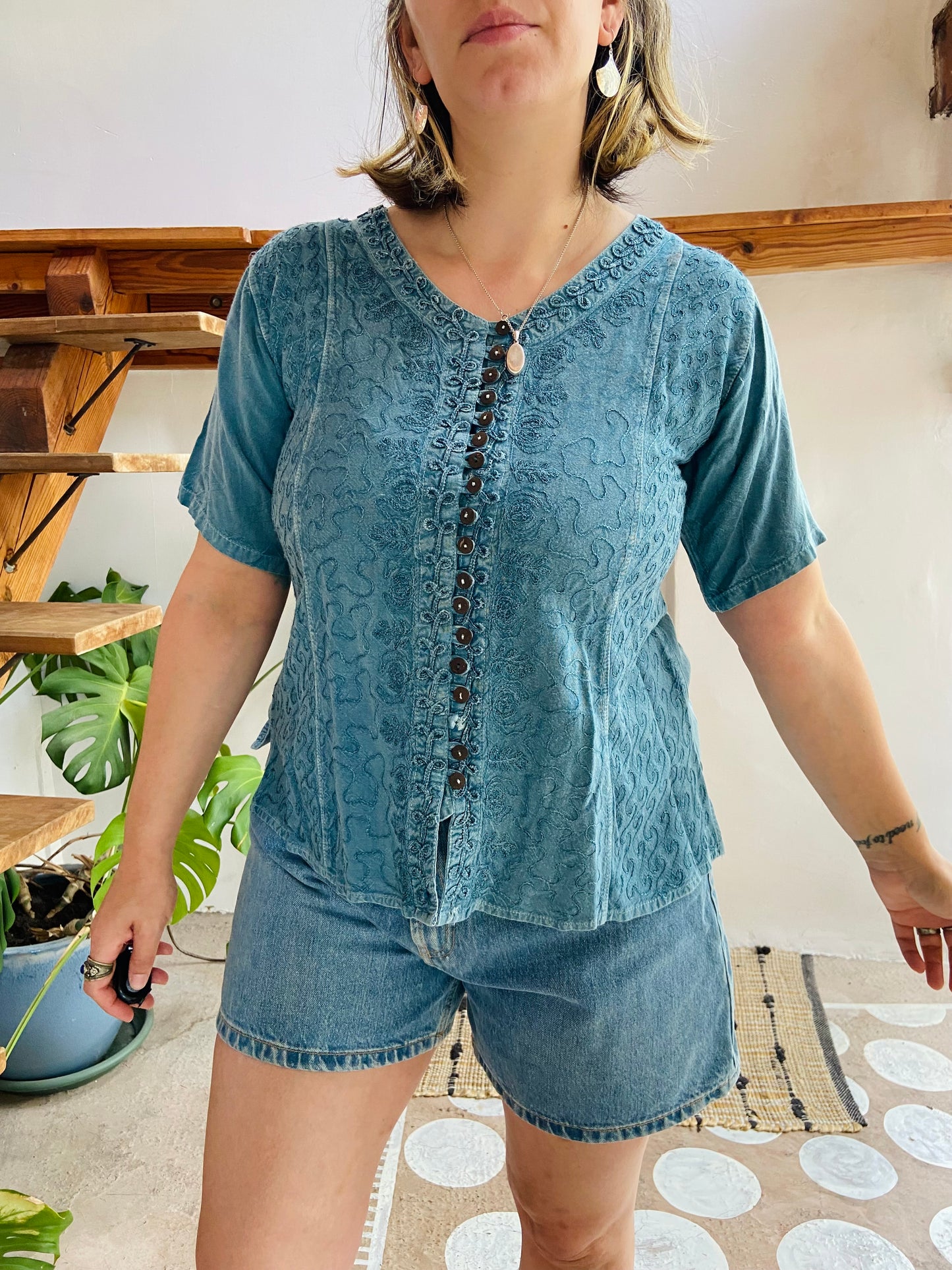 VINTAGE 90’s Blue Embroidered Hippie Short Sleeve Top - S