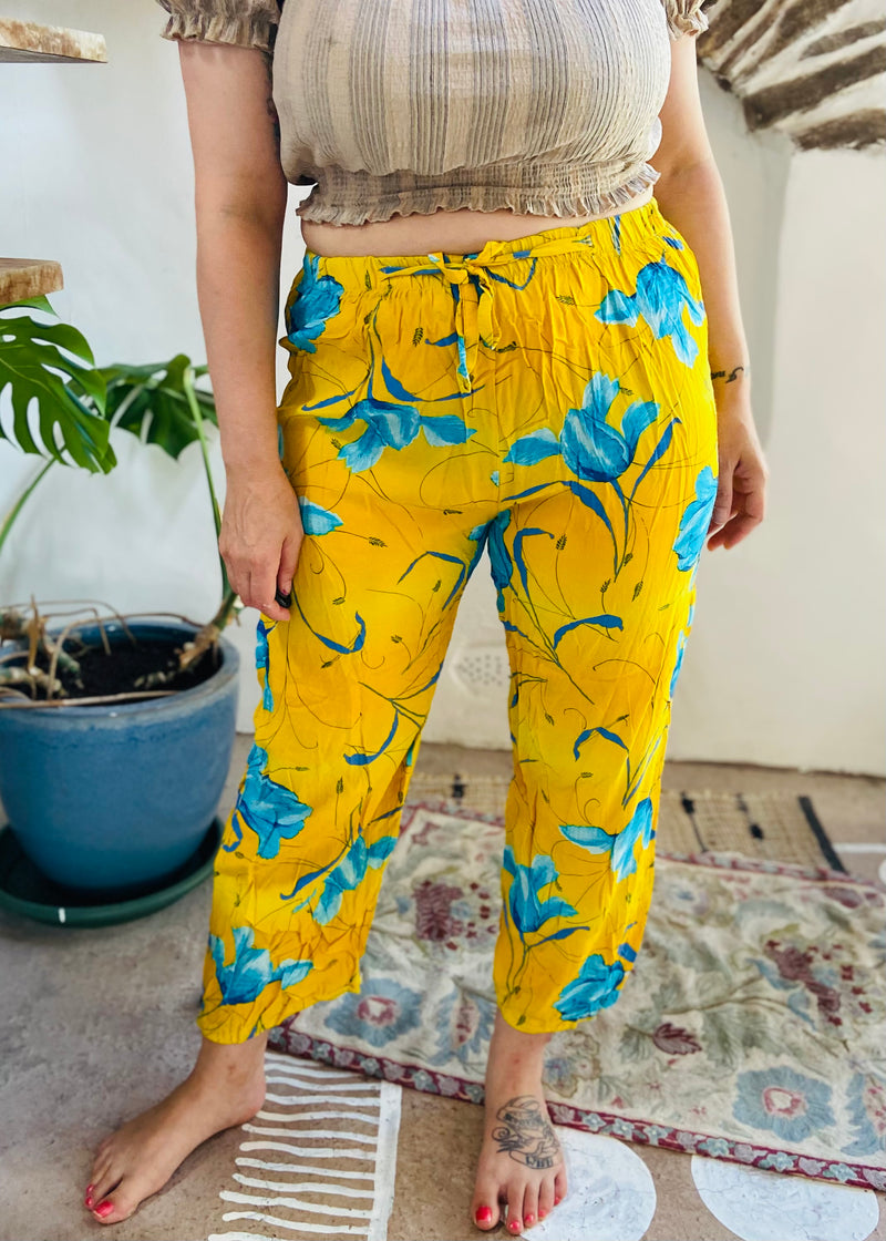 VINTAGE 90’s Yellow & Blue Floral Trousers - S/M