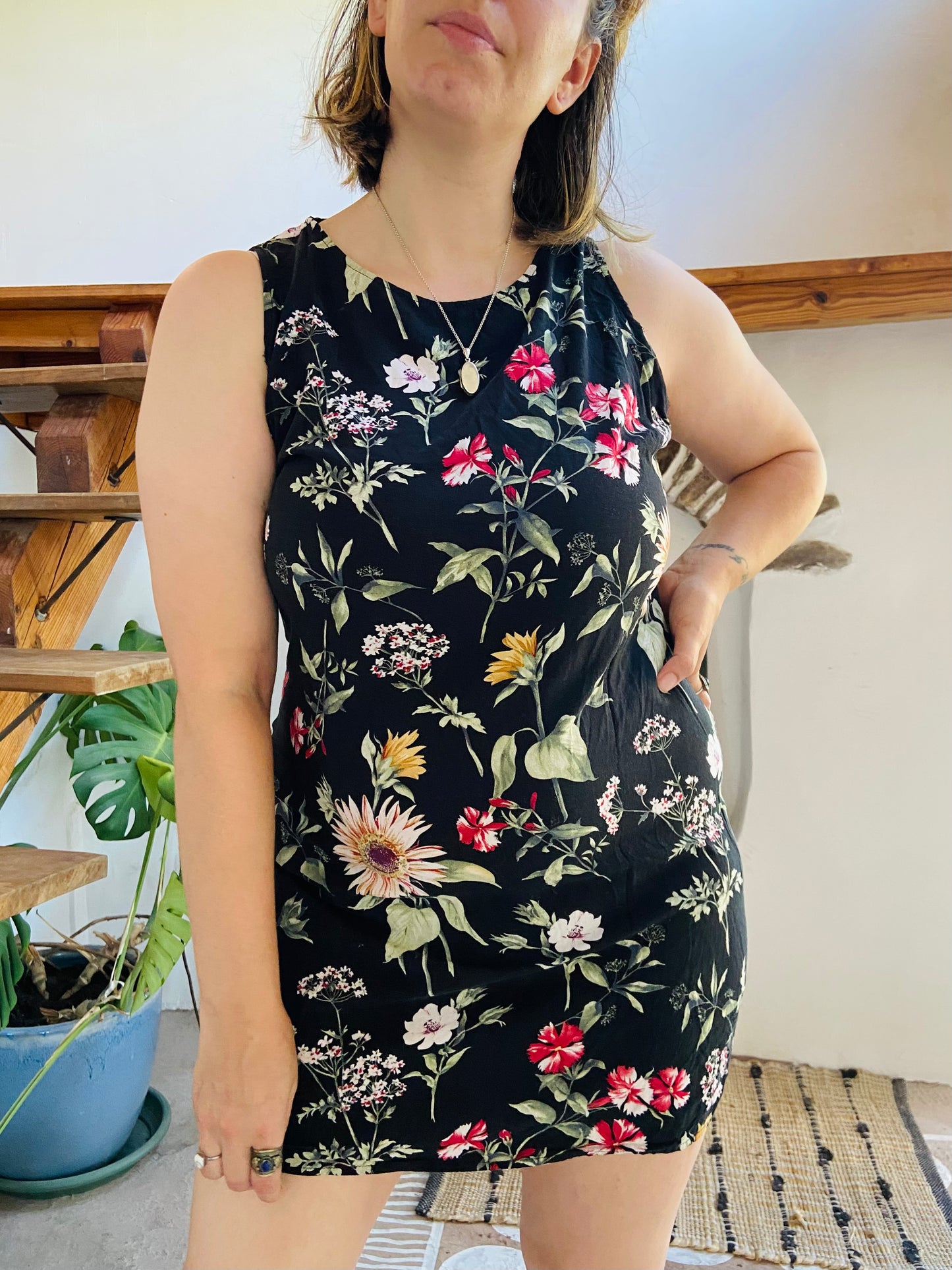 VINTAGE 90’s Floral Black Mini Dress - M