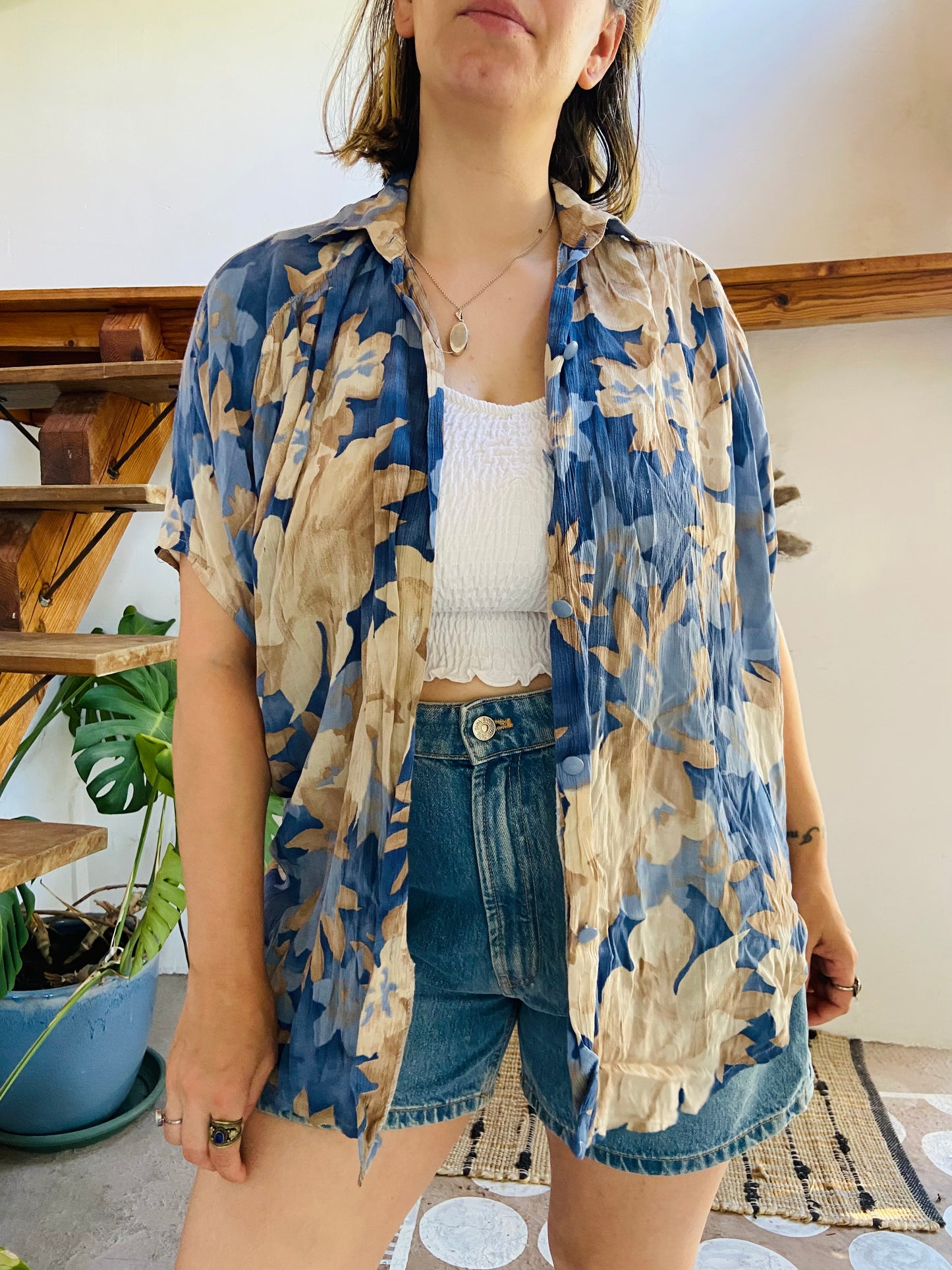 VINTAGE 90's Blue Floral Print Loose Short Sleeve Shirt - M/L